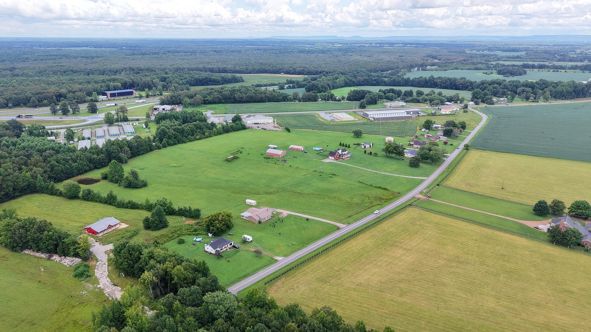 300 Sixteenth Model Rd, Manchester, TN 37355 300 Sixteenth Model Rd, Manchester, TN 37355