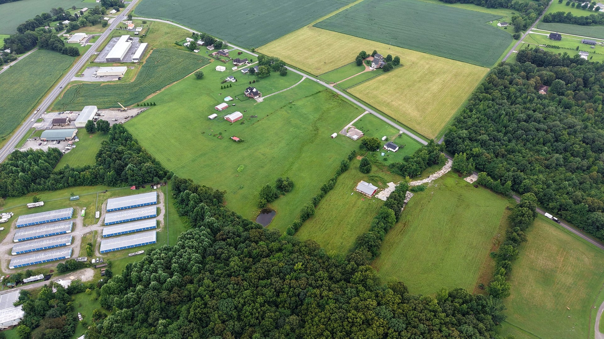 300 Sixteenth Model Rd, Manchester, TN 37355 300 Sixteenth Model Rd, Manchester, TN 37355