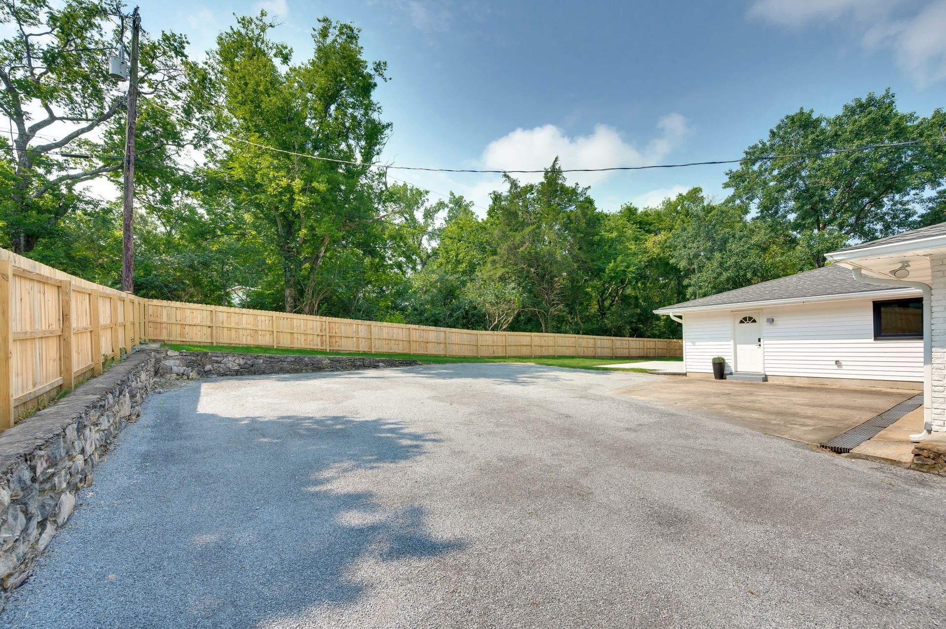 1205 Saint Marys Ln, Nashville, TN 37218 1205 Saint Marys Ln, Nashville, TN 37218