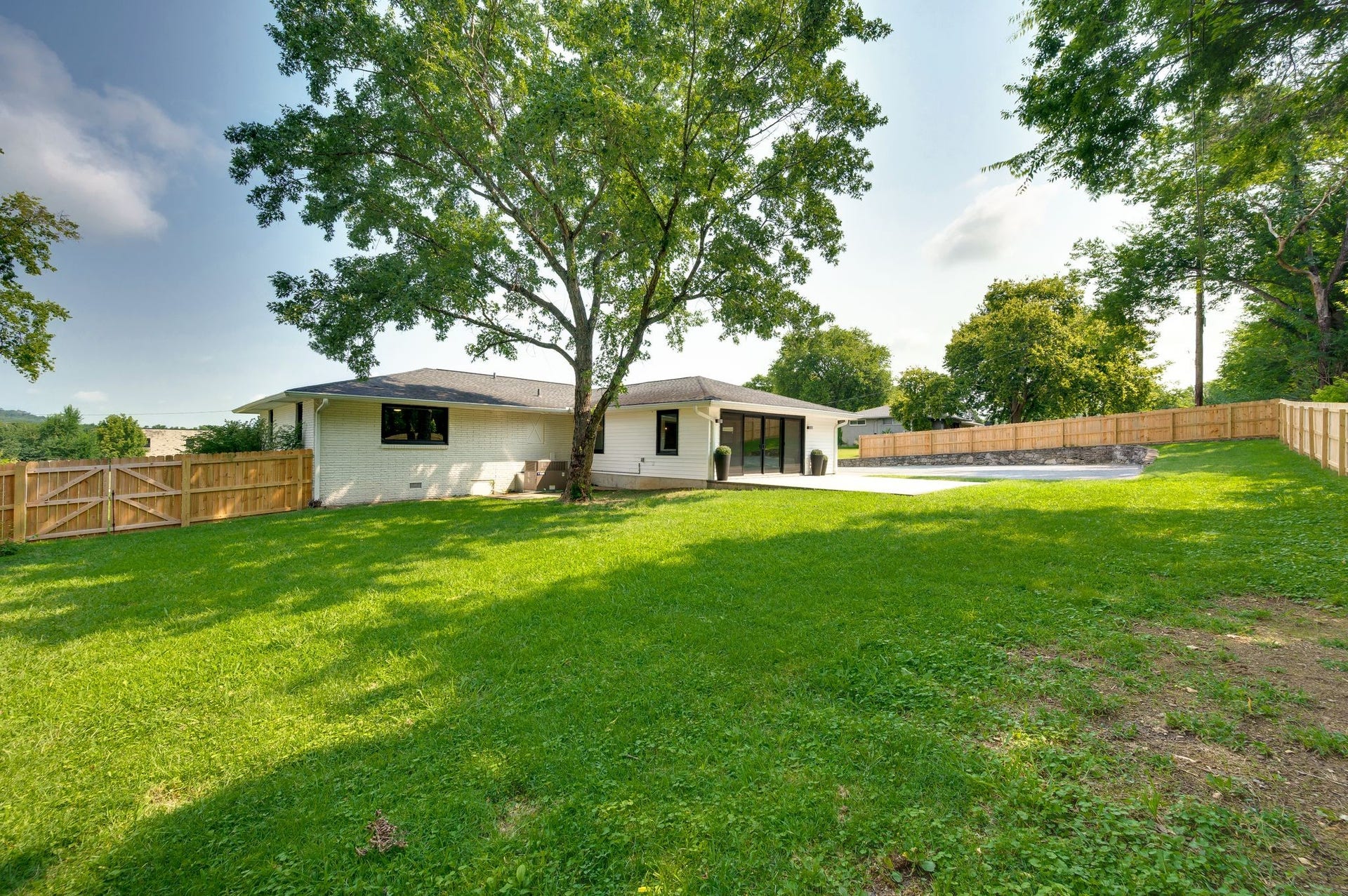 1205 Saint Marys Ln, Nashville, TN 37218 1205 Saint Marys Ln, Nashville, TN 37218