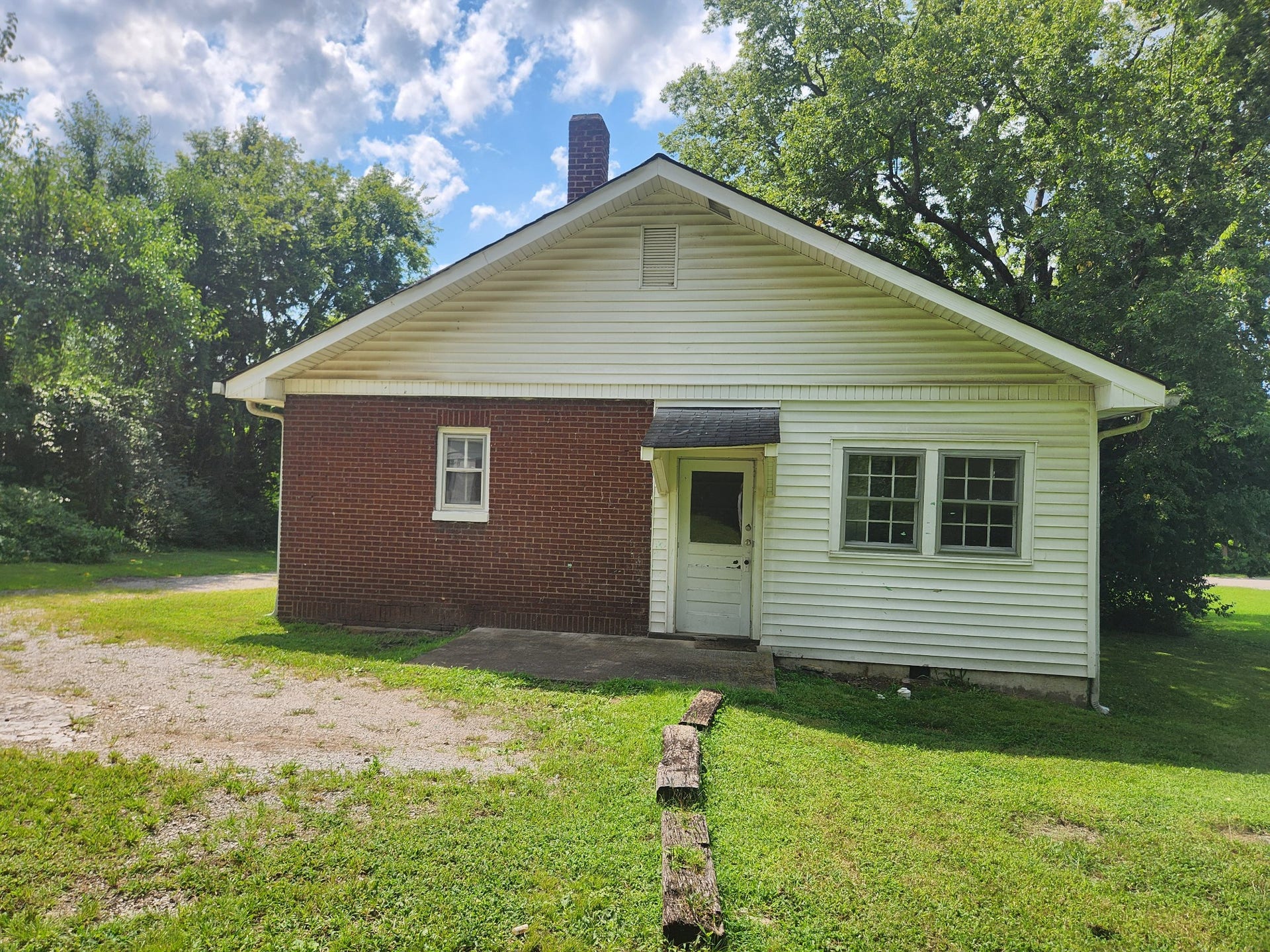 805 Blackburn Ln, Columbia, TN 38401 805 Blackburn Ln, Columbia, TN 38401