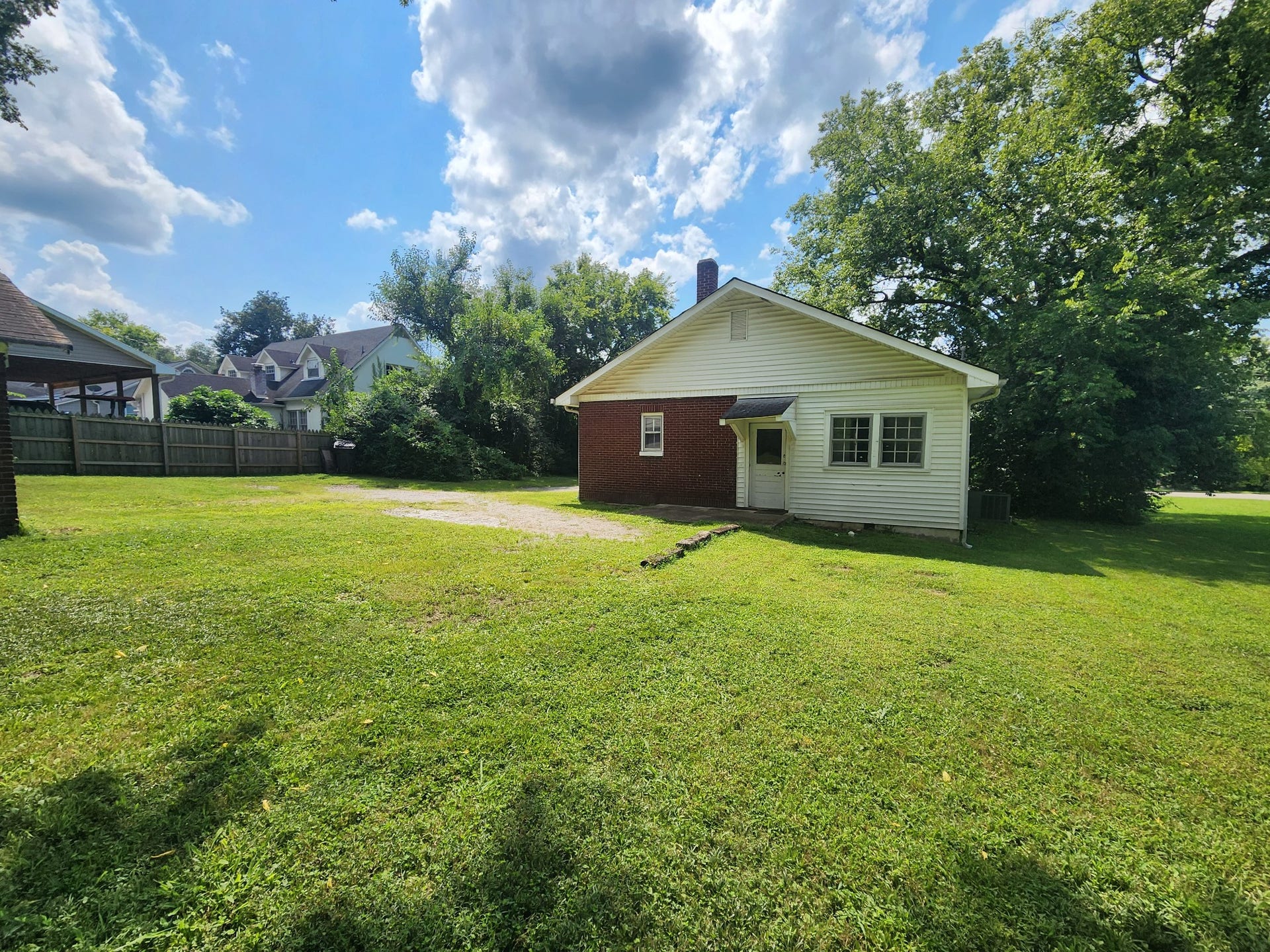 805 Blackburn Ln, Columbia, TN 38401 805 Blackburn Ln, Columbia, TN 38401