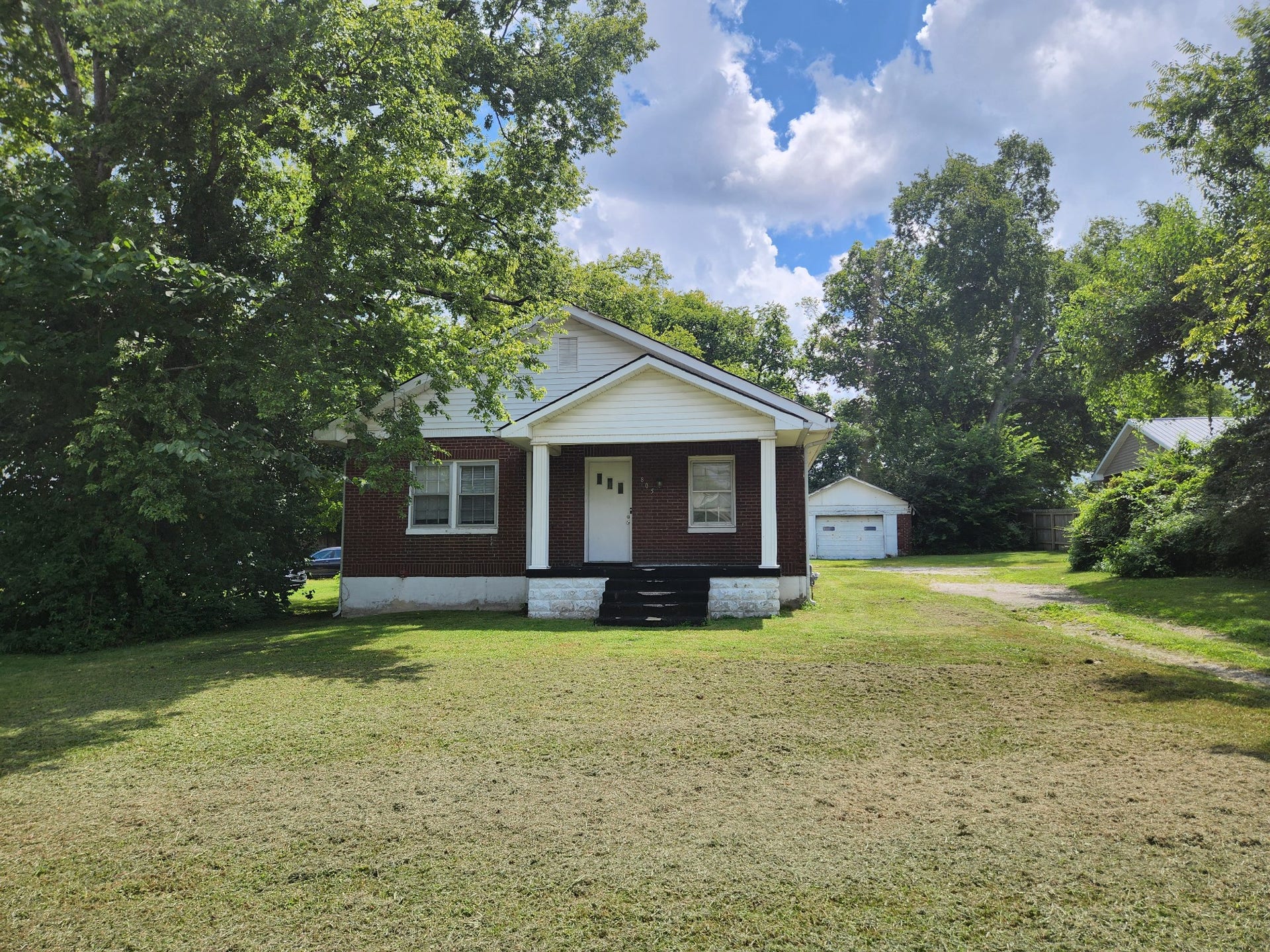 805 Blackburn Ln, Columbia, TN 38401 805 Blackburn Ln, Columbia, TN 38401