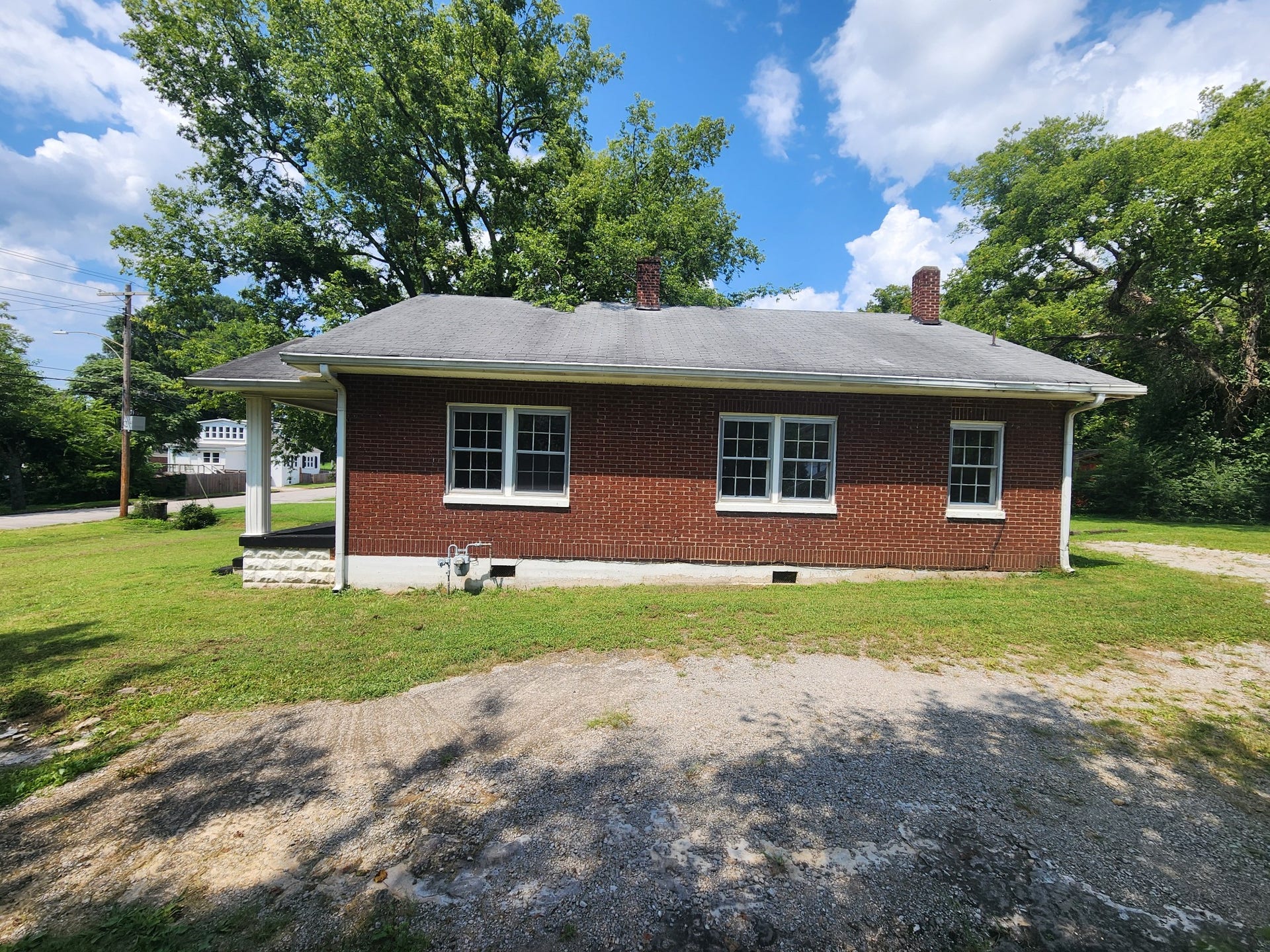 805 Blackburn Ln, Columbia, TN 38401 805 Blackburn Ln, Columbia, TN 38401