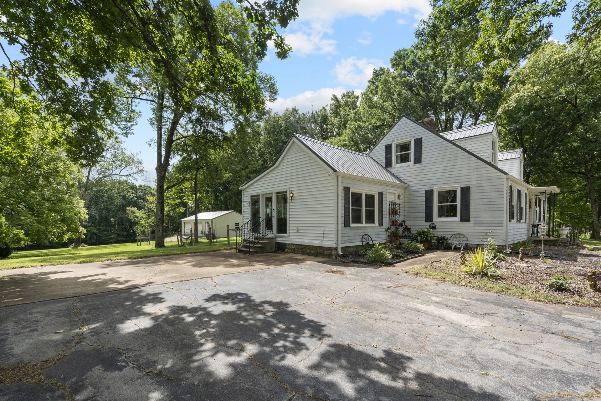 971 Yell Rd, Lewisburg, TN 37091