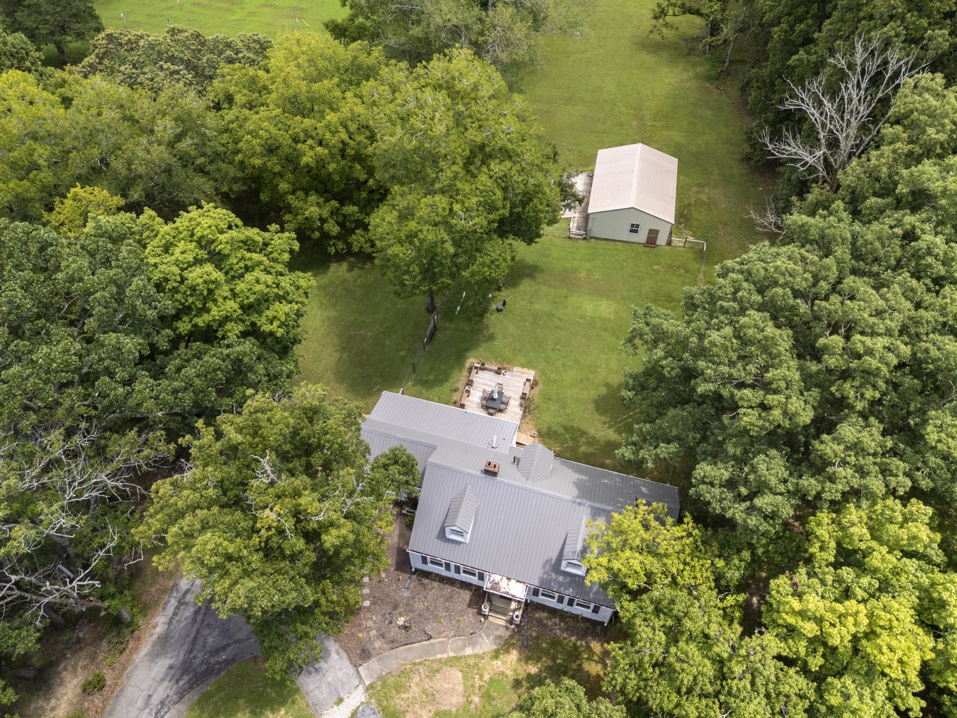 971 Yell Rd, Lewisburg, TN 37091