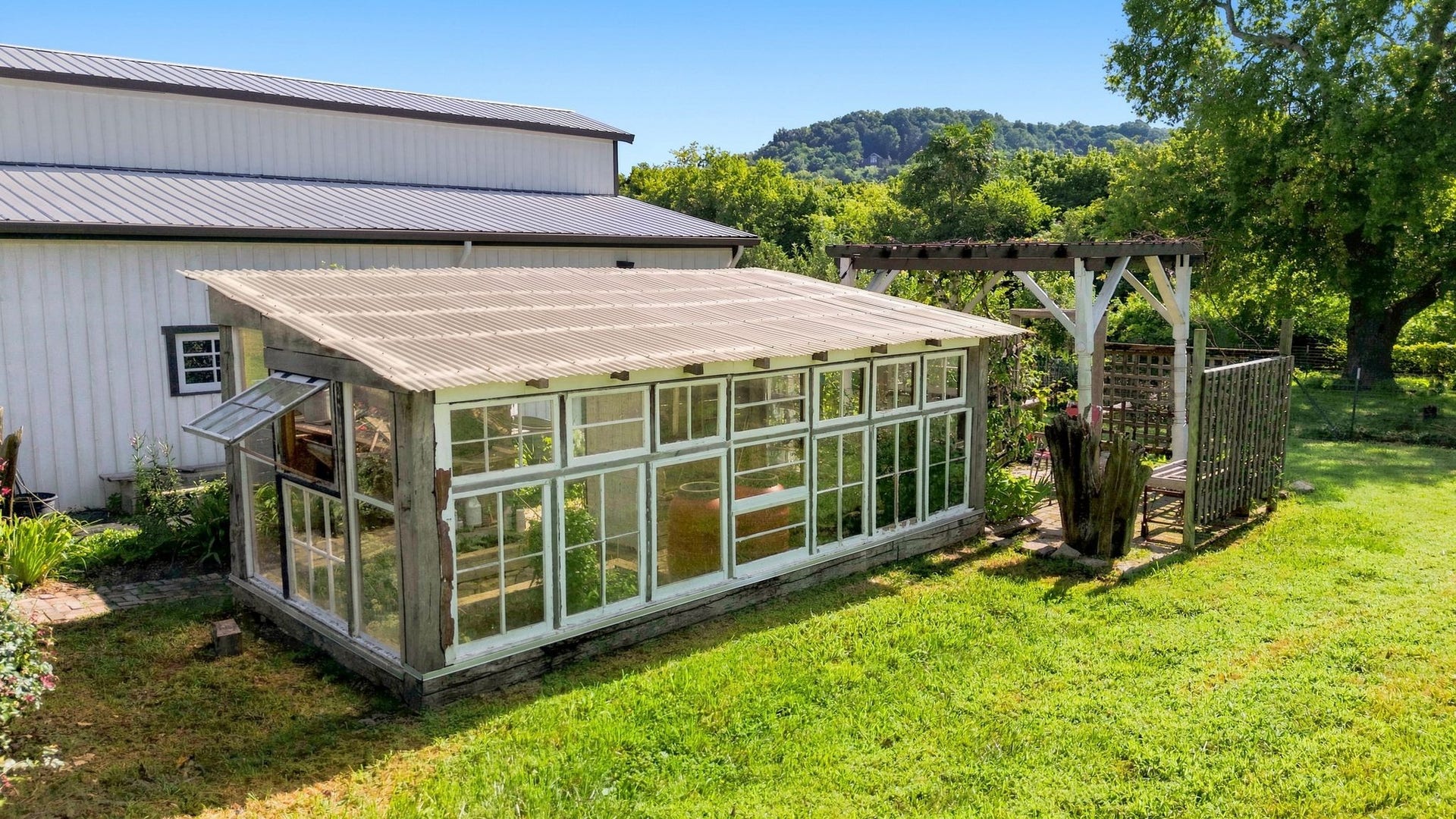 4824 Campbellsville Pike, Columbia, TN 38401 4824 Campbellsville Pike, Columbia, TN 38401