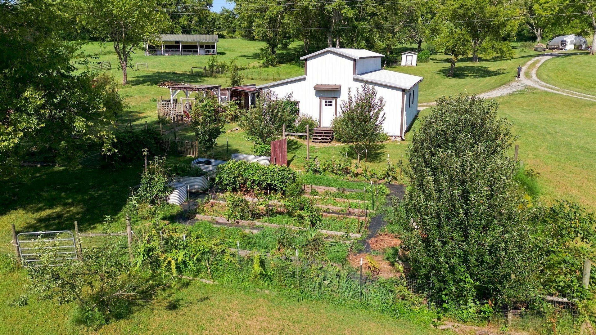 4824 Campbellsville Pike, Columbia, TN 38401 4824 Campbellsville Pike, Columbia, TN 38401