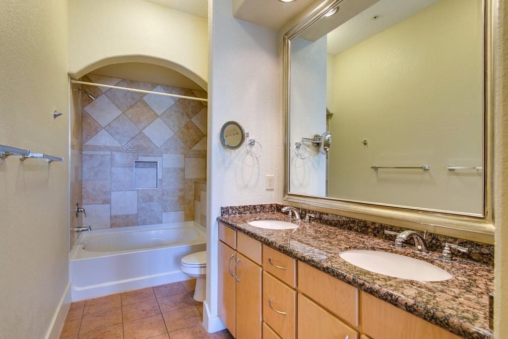 2600 Hillsboro Pk, #314, Nashville, TN 37212 Bath 1