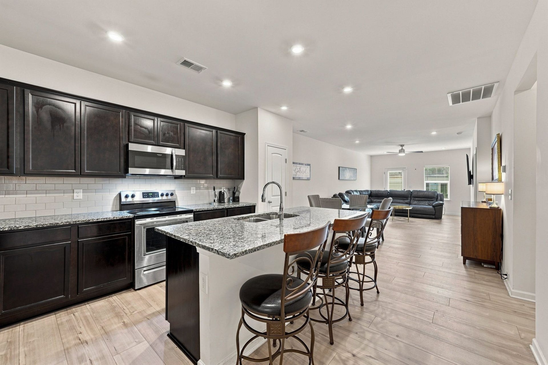 920 Millstream Dr, Nashville, TN 37218 920 Millstream Dr, Nashville, TN 37218