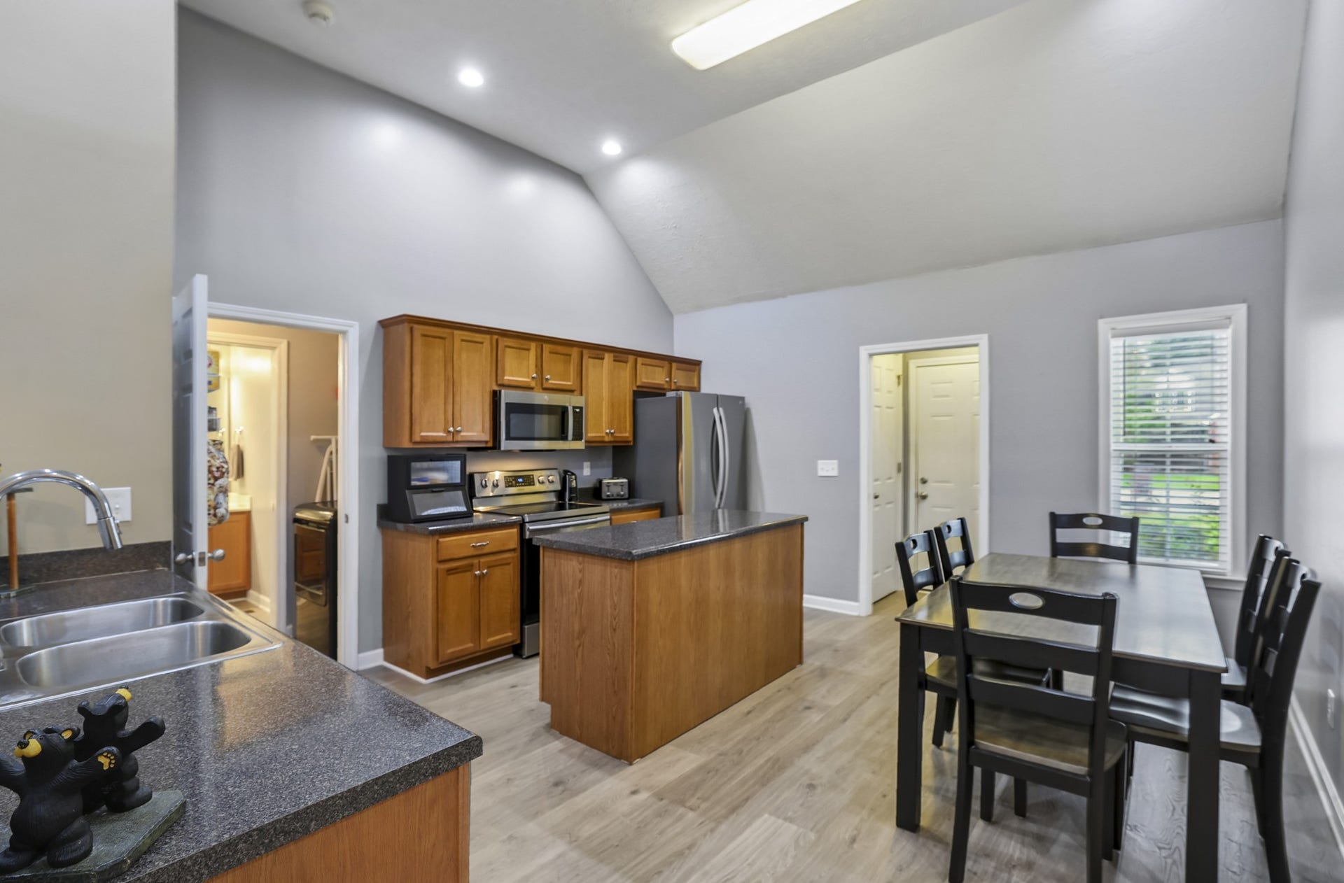 4620 Catalina Ct, Murfreesboro, TN 37128 4620 Catalina Ct, Murfreesboro, TN 37128