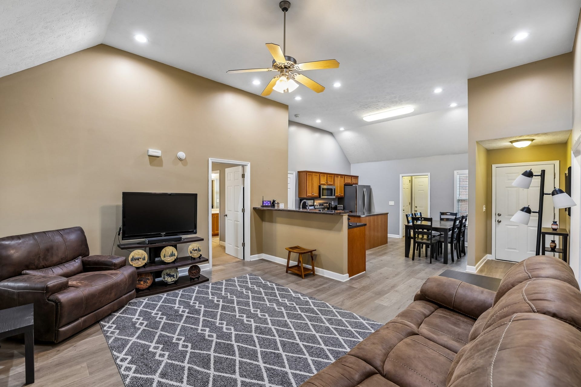 4620 Catalina Ct, Murfreesboro, TN 37128 4620 Catalina Ct, Murfreesboro, TN 37128