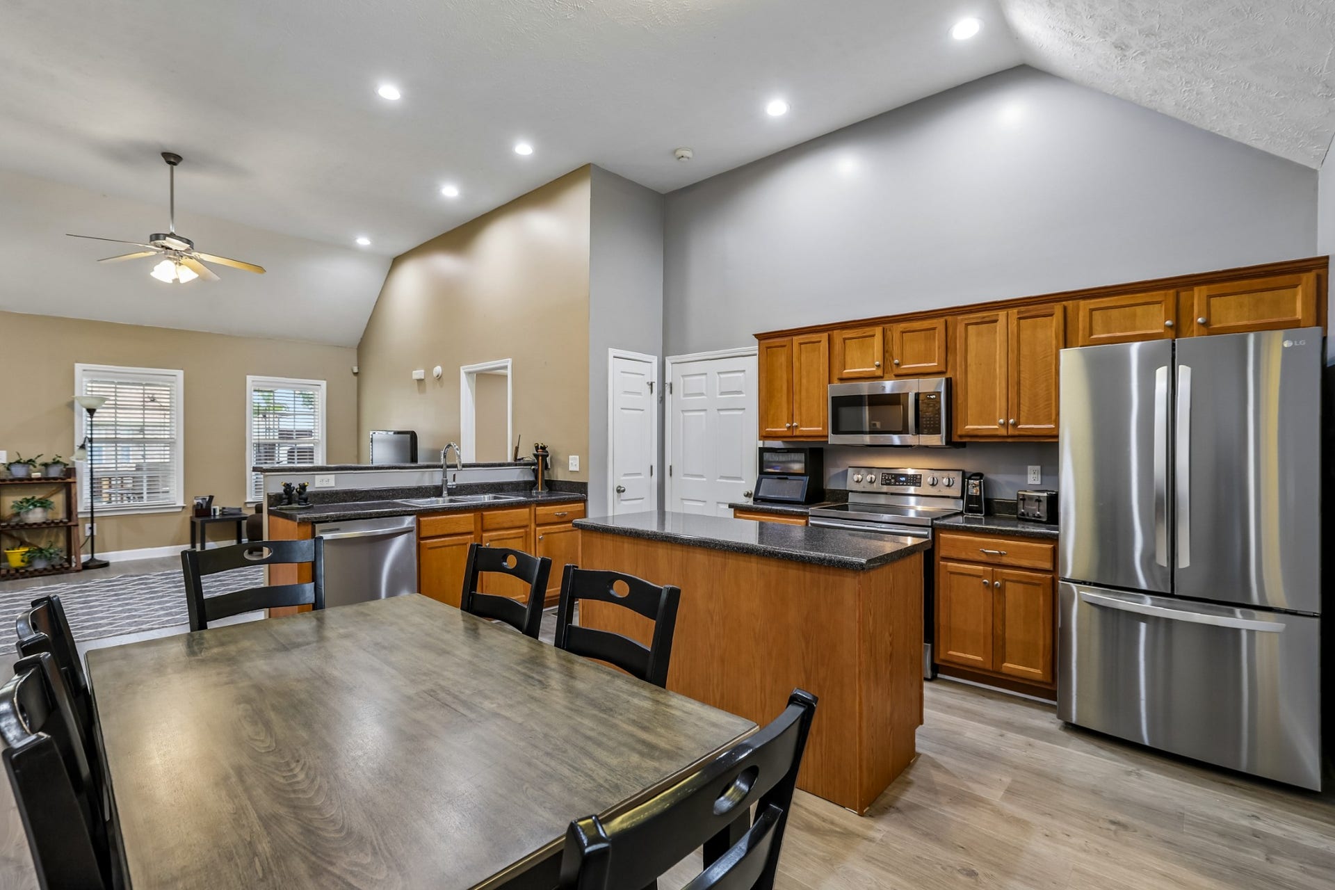 4620 Catalina Ct, Murfreesboro, TN 37128 4620 Catalina Ct, Murfreesboro, TN 37128