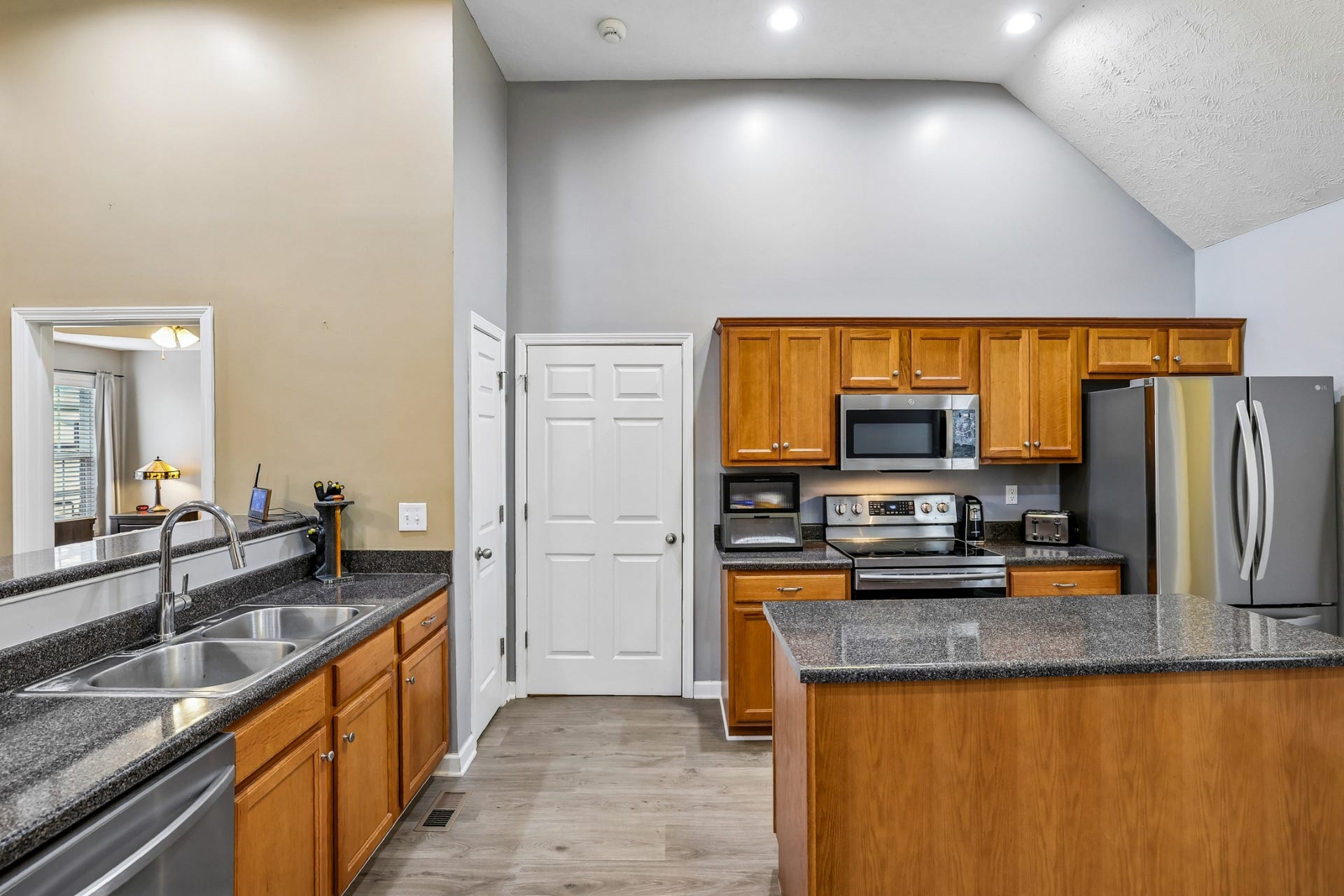 4620 Catalina Ct, Murfreesboro, TN 37128 4620 Catalina Ct, Murfreesboro, TN 37128