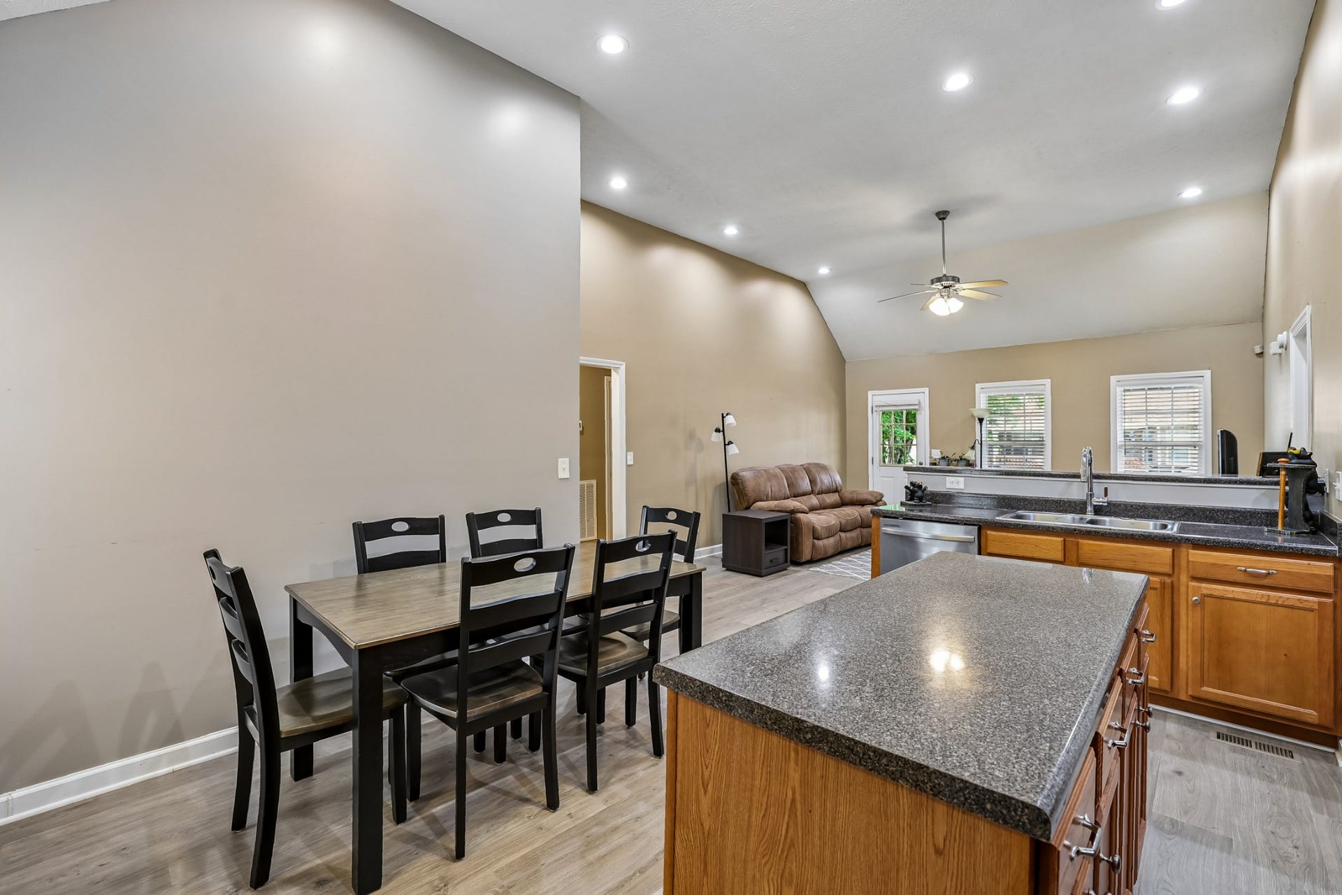 4620 Catalina Ct, Murfreesboro, TN 37128 4620 Catalina Ct, Murfreesboro, TN 37128