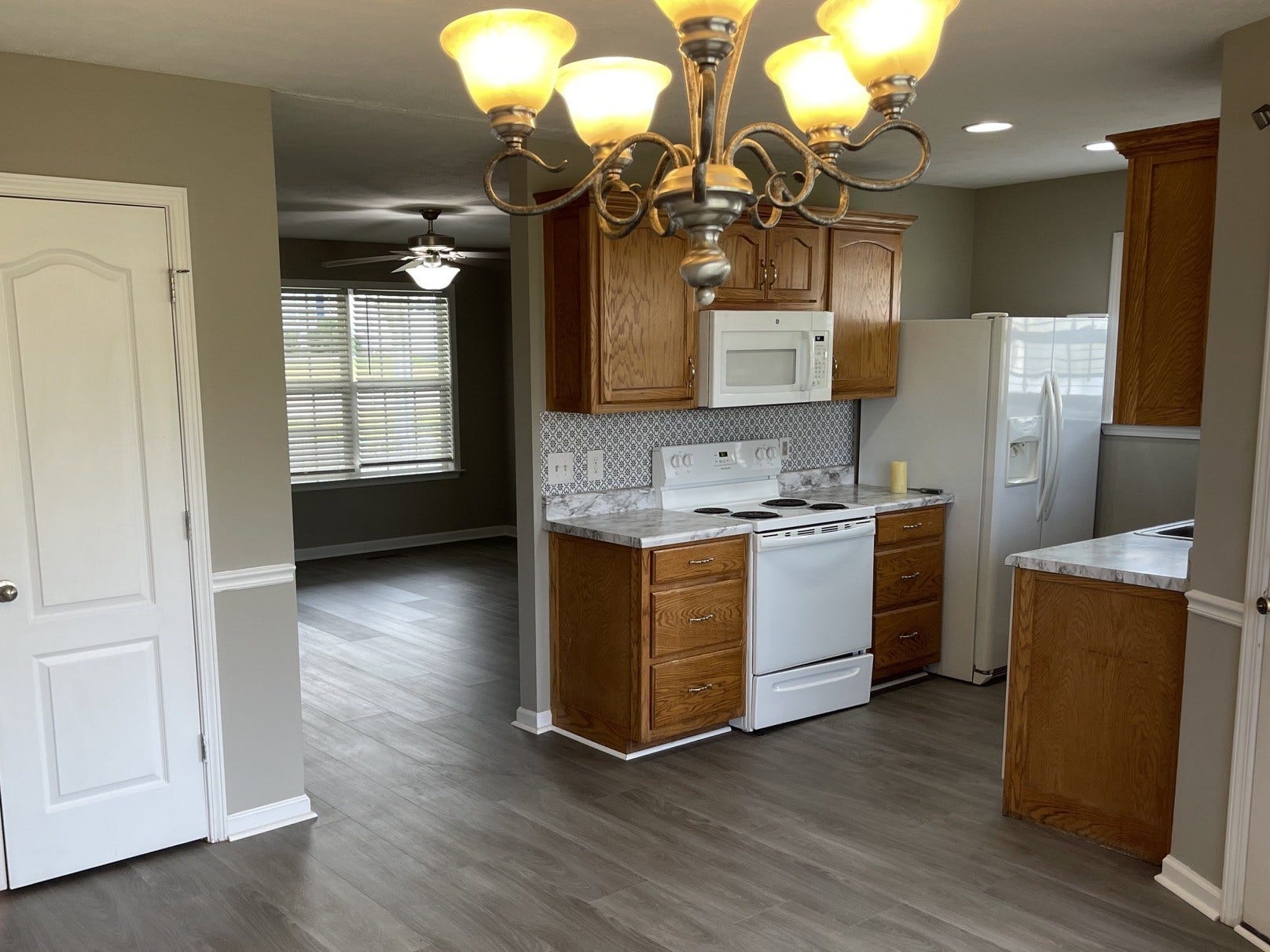 1604 Baucom Dr, Columbia, TN 38401 1604 Baucom Dr, Columbia, TN 38401