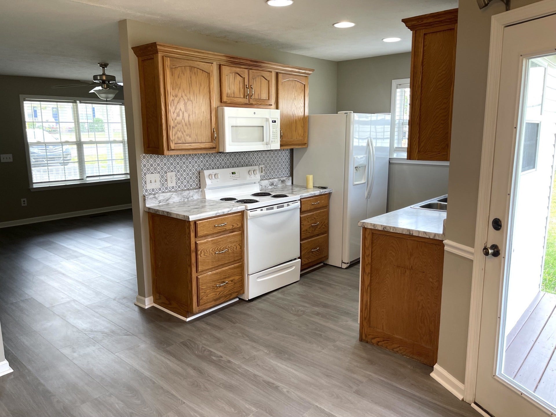 1604 Baucom Dr, Columbia, TN 38401 1604 Baucom Dr, Columbia, TN 38401