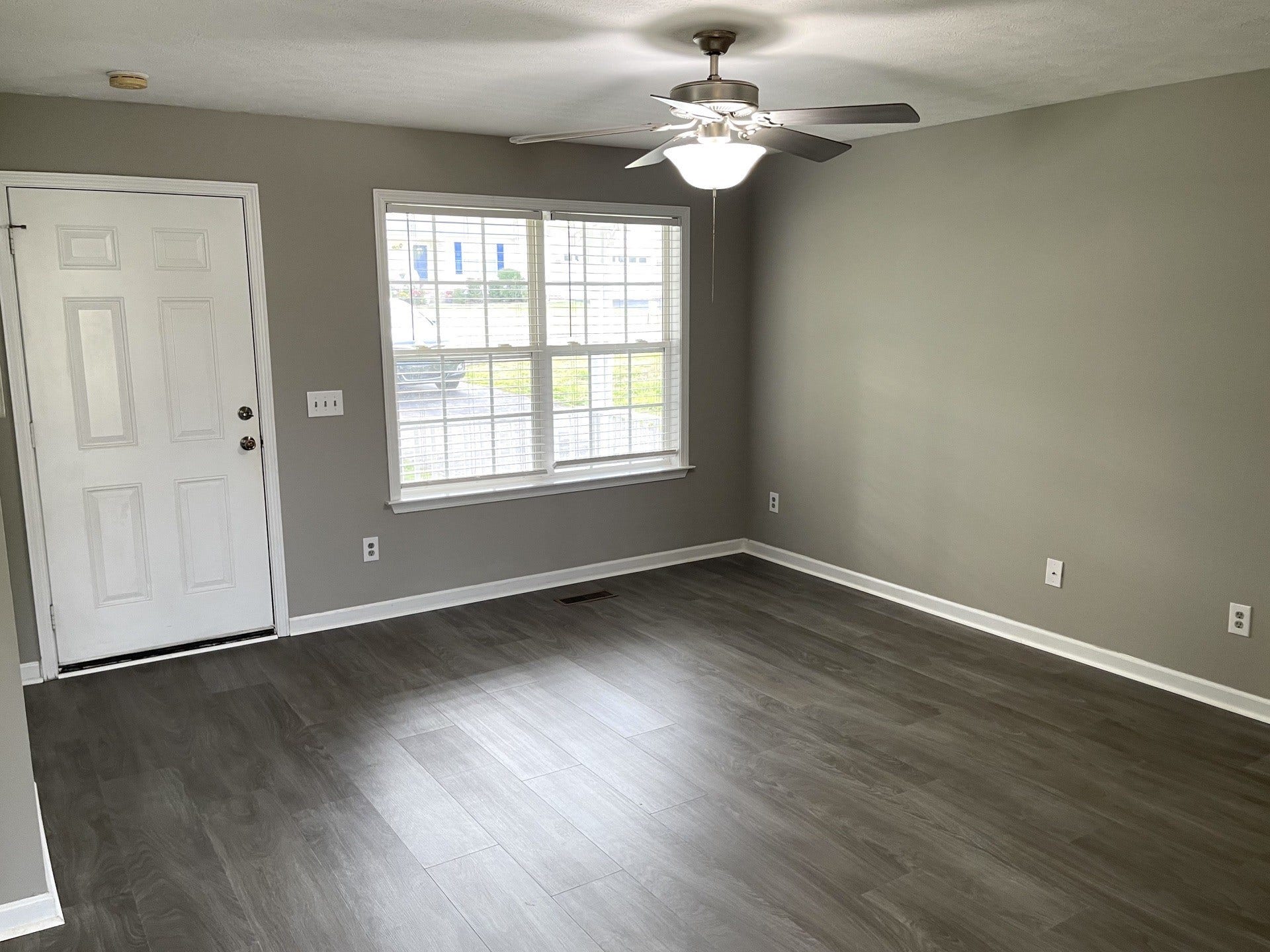 1604 Baucom Dr, Columbia, TN 38401 1604 Baucom Dr, Columbia, TN 38401