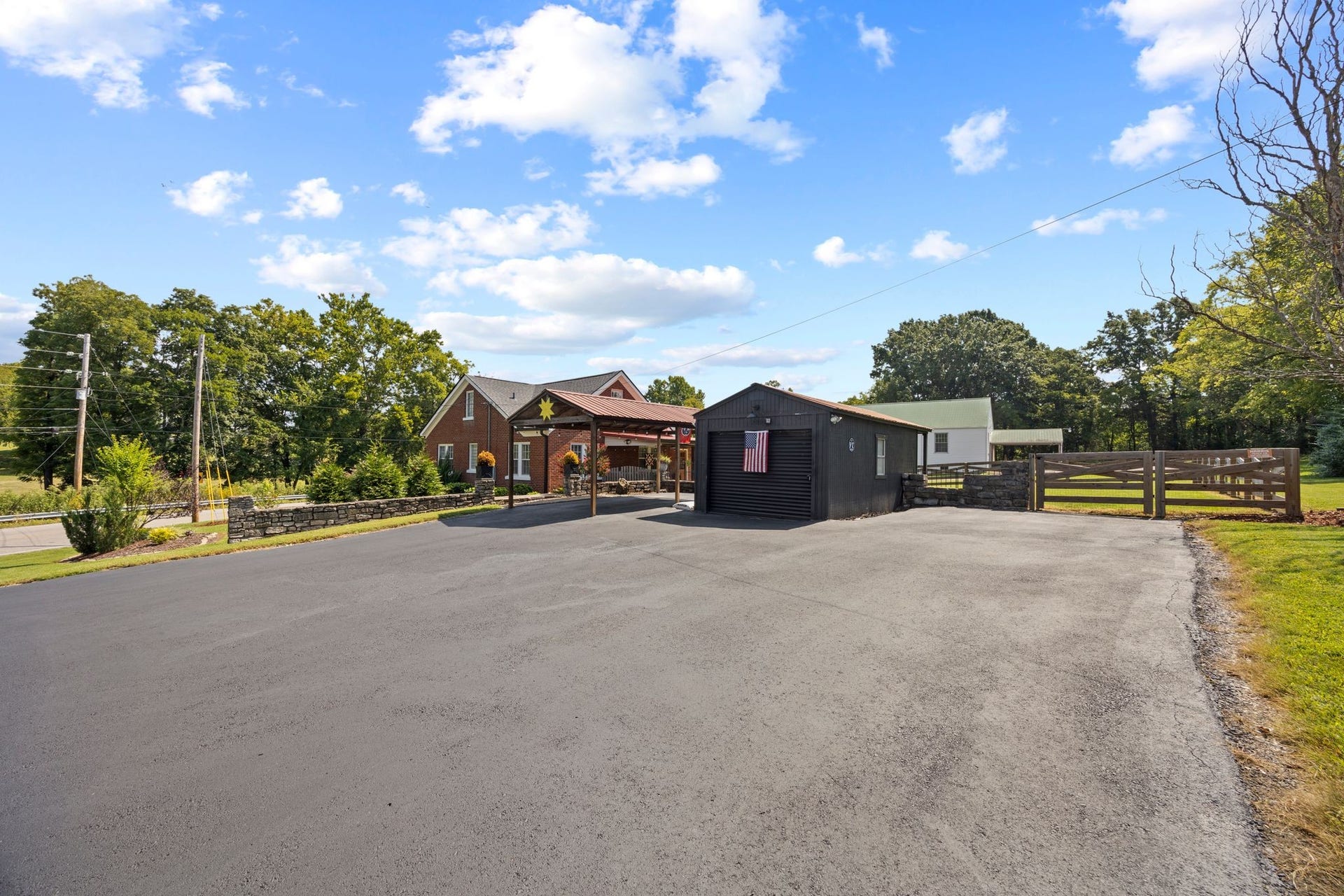 2890 Greens Mill Rd, Columbia, TN 38401 2890 Greens Mill Rd, Columbia, TN 38401