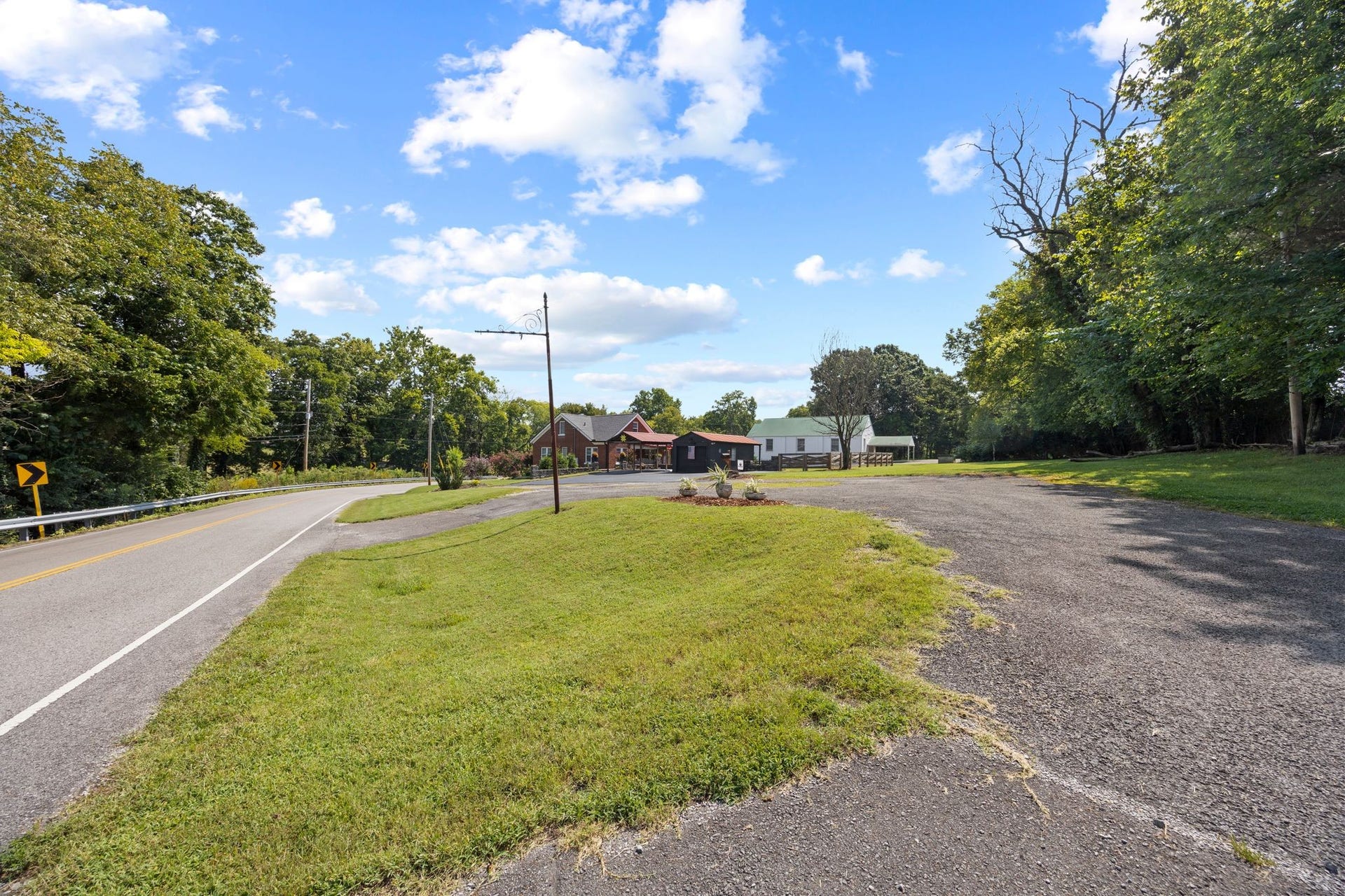 2890 Greens Mill Rd, Columbia, TN 38401 2890 Greens Mill Rd, Columbia, TN 38401