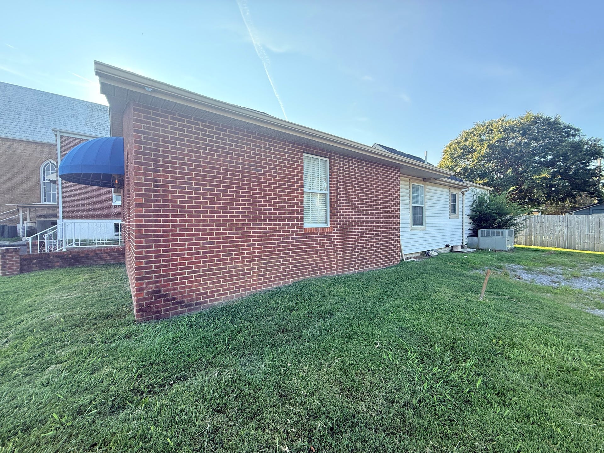 119 E Fort St, Manchester, TN 37355 119 E Fort St, Manchester, TN 37355