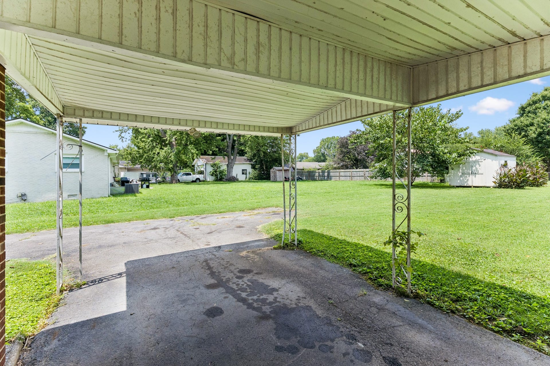 910 W Clark Blvd, Murfreesboro, TN 37129 910 W Clark Blvd, Murfreesboro, TN 37129