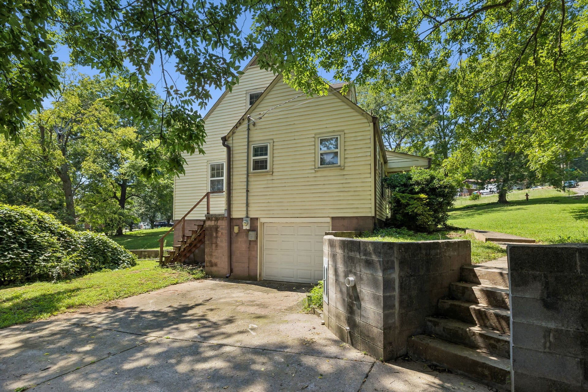 210 Cliffdale Rd, Nashville, TN 37214 210 Cliffdale Rd, Nashville, TN 37214