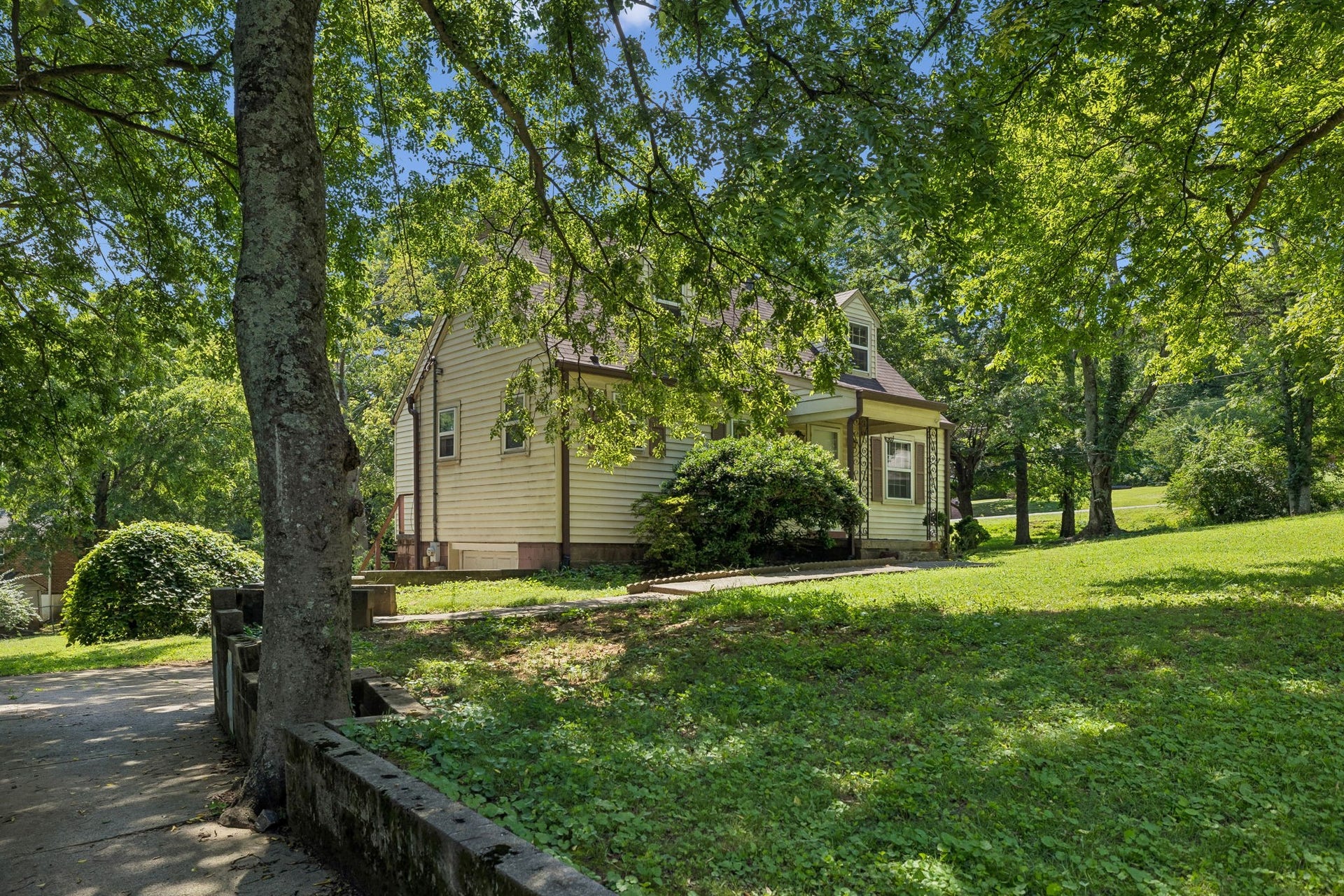 210 Cliffdale Rd, Nashville, TN 37214 210 Cliffdale Rd, Nashville, TN 37214