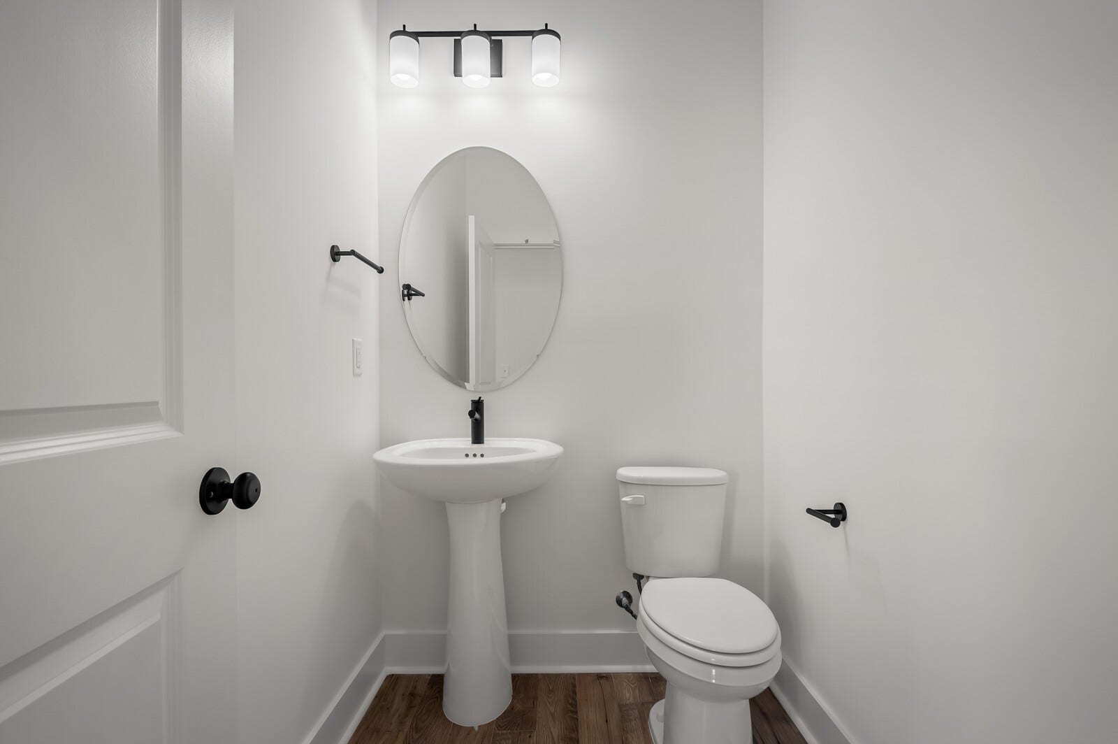 3529 Winterfell Drive, Murfreesboro, TN 37129 Powder room conveniently located on the main level