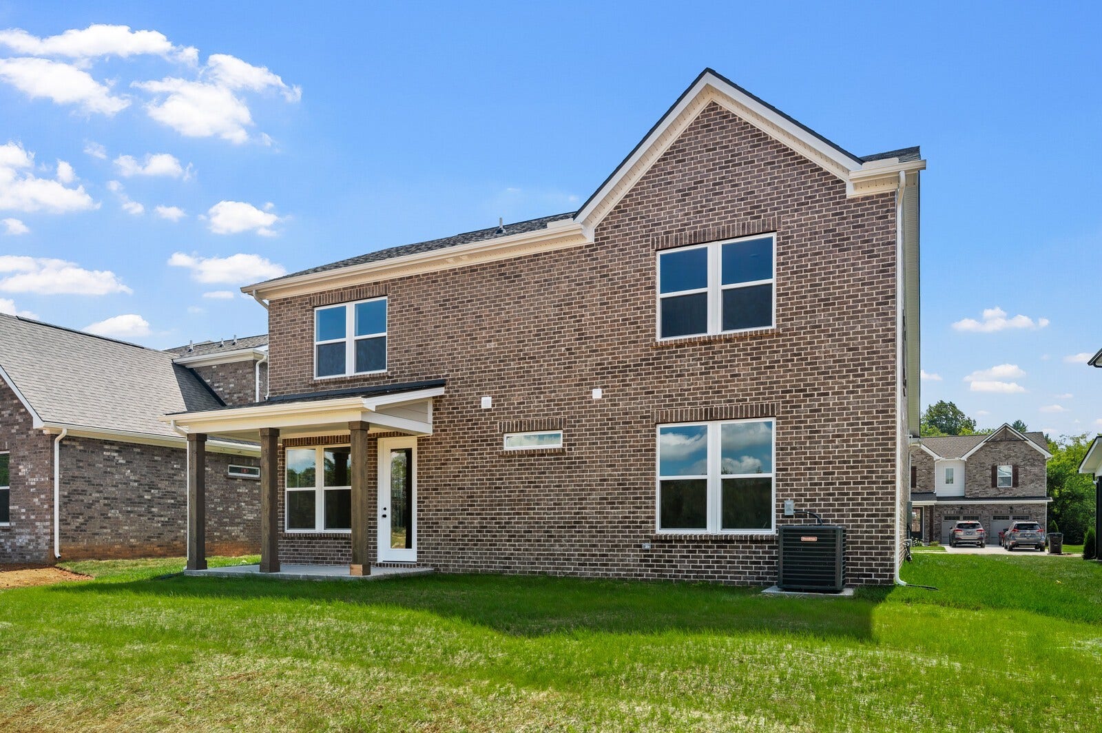 3529 Winterfell Drive, Murfreesboro, TN 37129 Beautiful all-brick home!
