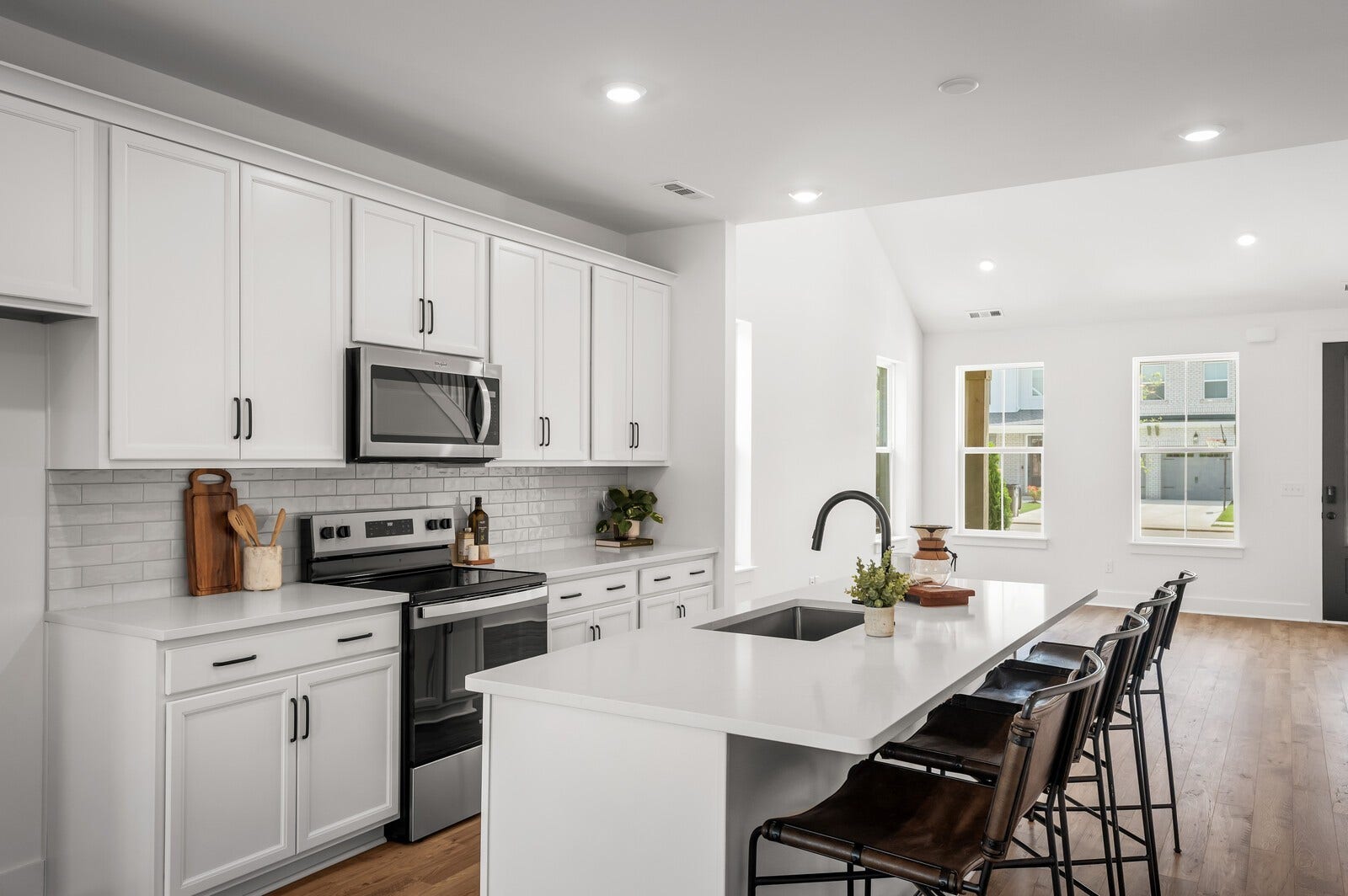 3529 Winterfell Drive, Murfreesboro, TN 37129 This floor plan is an entertainer's dream with the kitchen truly positioned in the heart of the home.