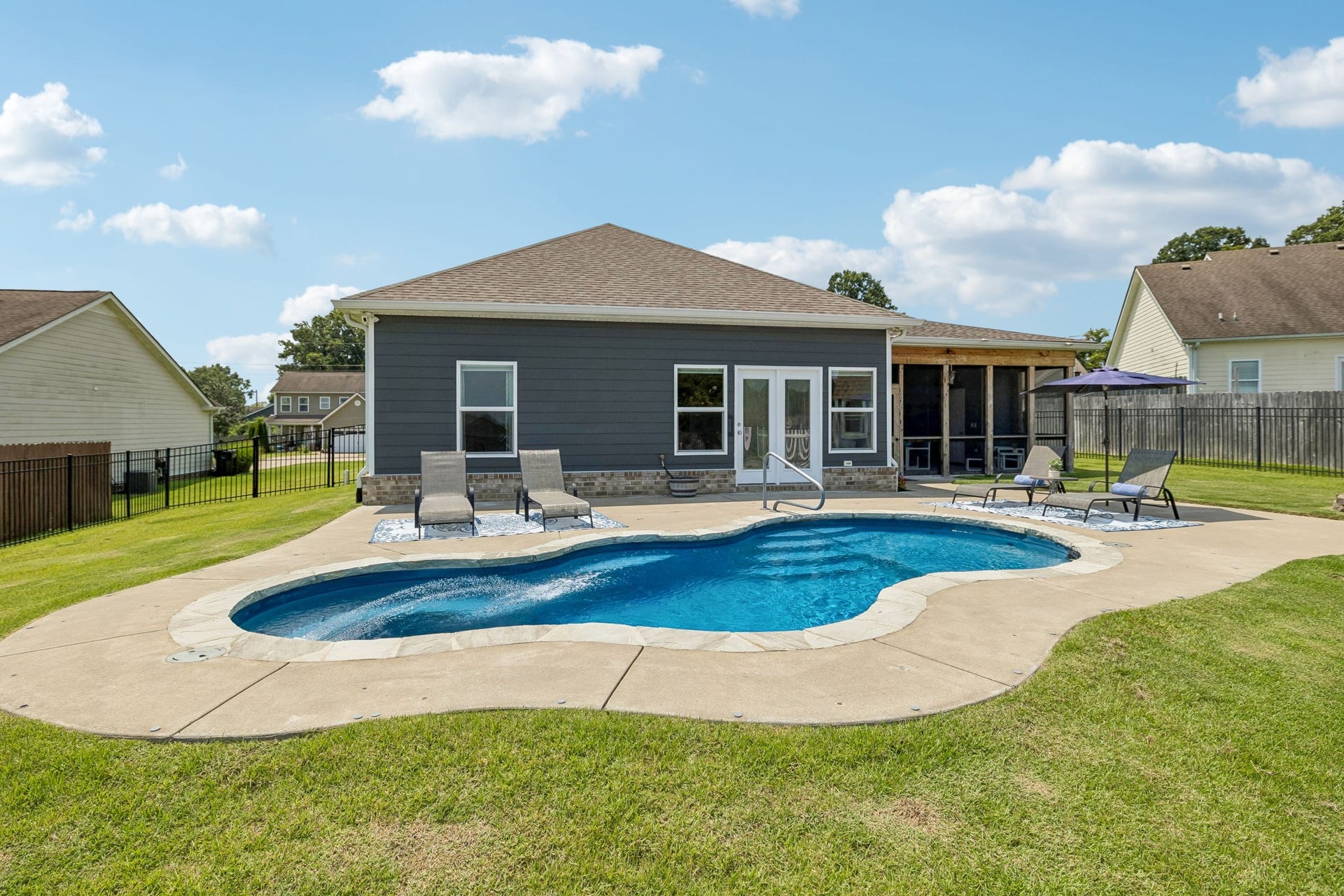 2204 Bee Hive Dr, Columbia, TN 38401 2204 Bee Hive Dr, Columbia, TN 38401