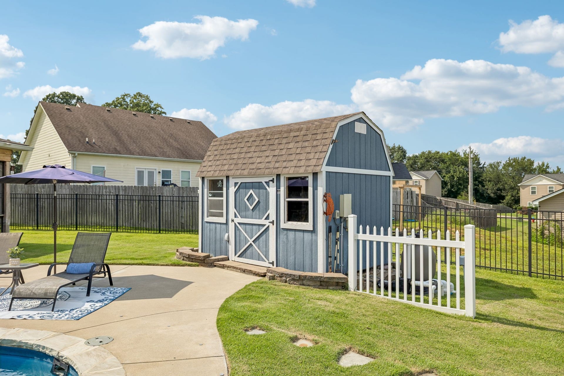 2204 Bee Hive Dr, Columbia, TN 38401 2204 Bee Hive Dr, Columbia, TN 38401