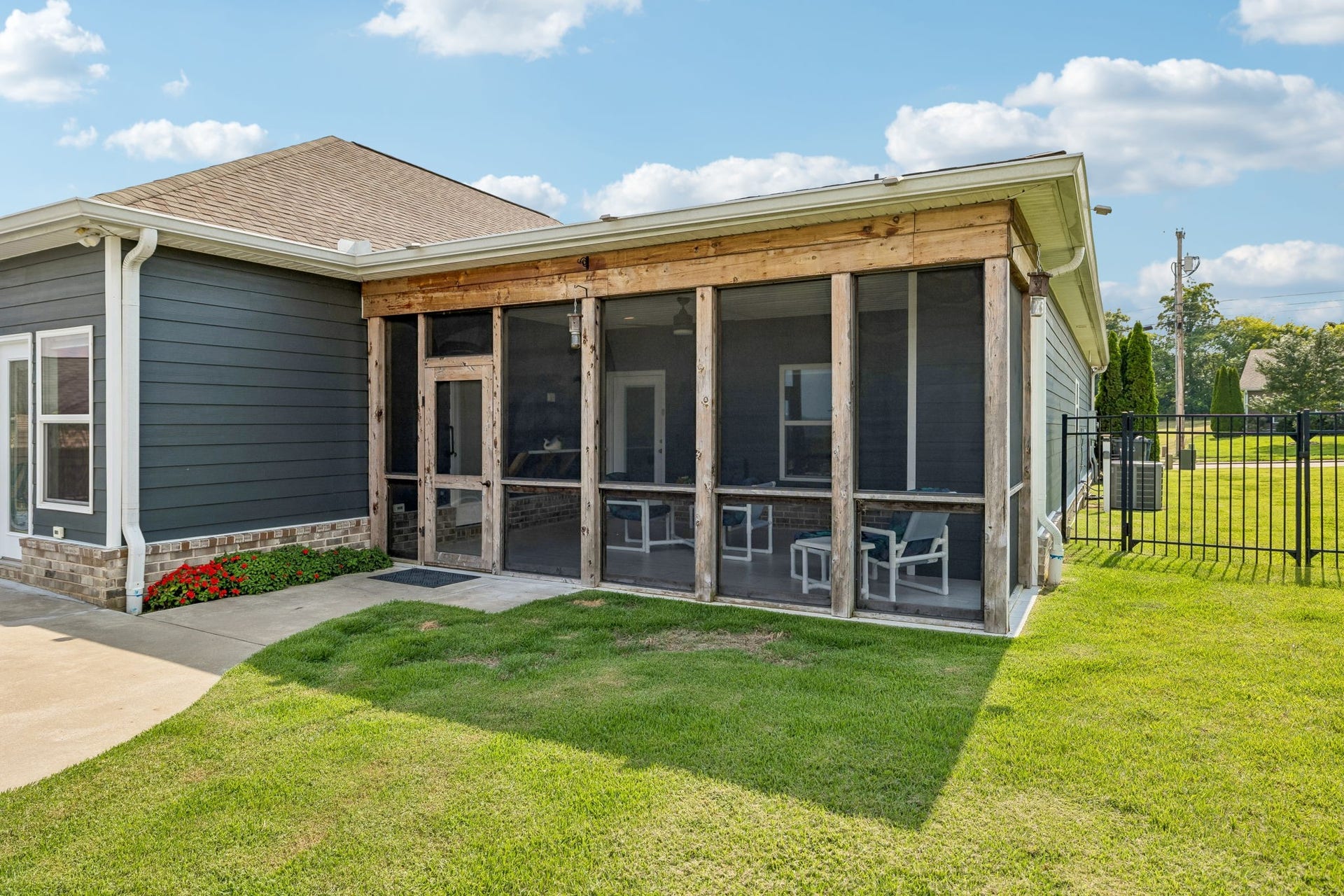 2204 Bee Hive Dr, Columbia, TN 38401 2204 Bee Hive Dr, Columbia, TN 38401