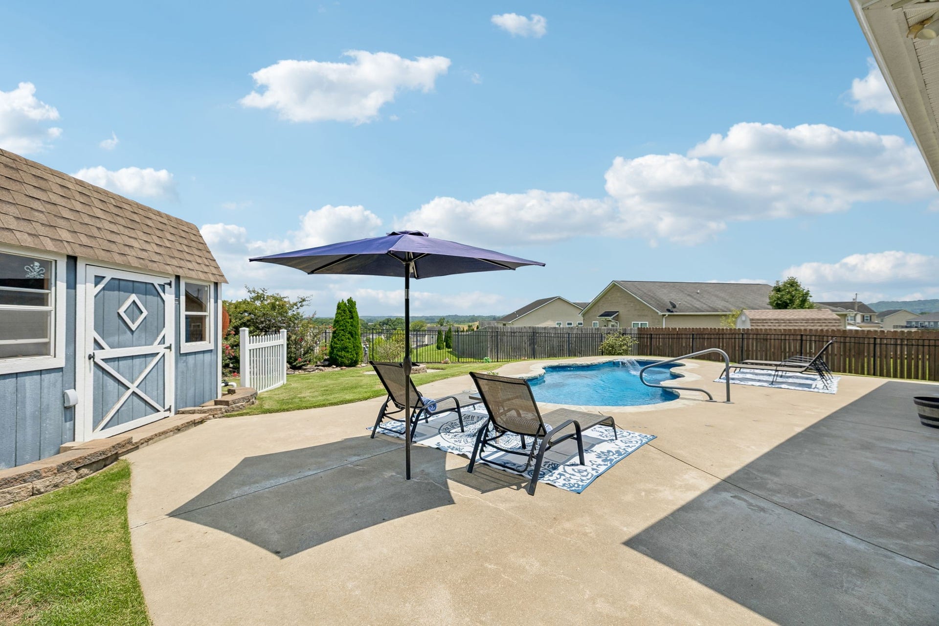2204 Bee Hive Dr, Columbia, TN 38401 2204 Bee Hive Dr, Columbia, TN 38401