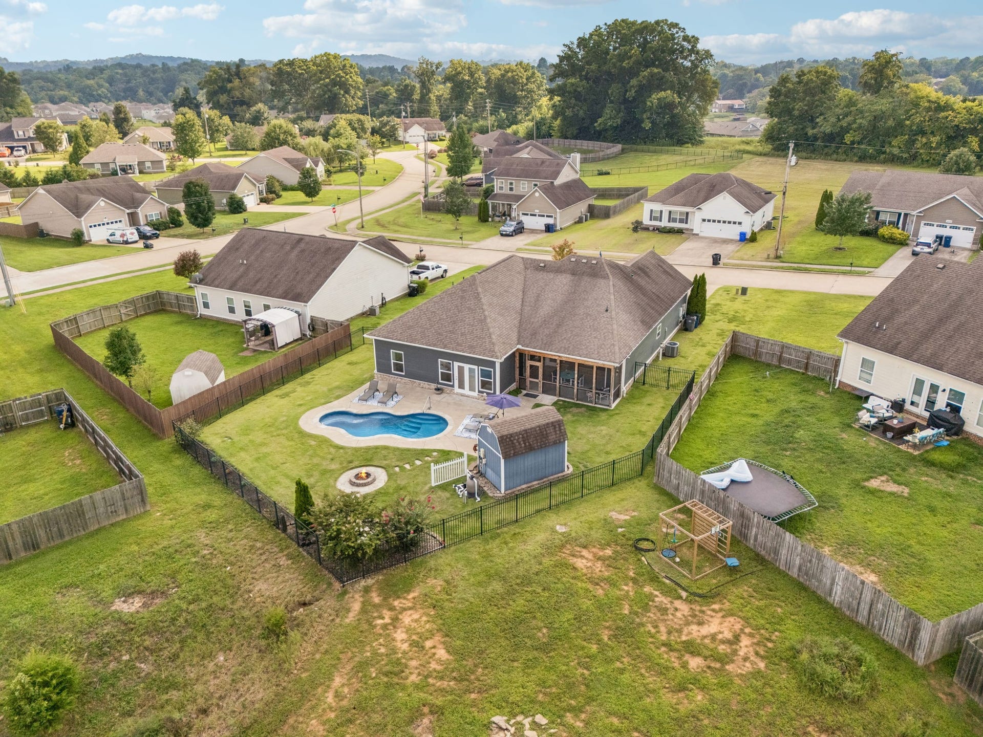 2204 Bee Hive Dr, Columbia, TN 38401 2204 Bee Hive Dr, Columbia, TN 38401