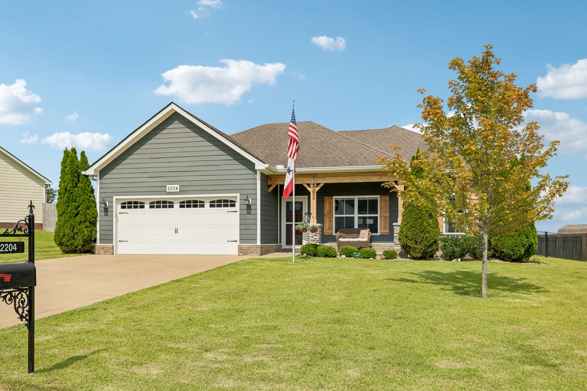2204 Bee Hive Dr, Columbia, TN 38401 2204 Bee Hive Dr, Columbia, TN 38401