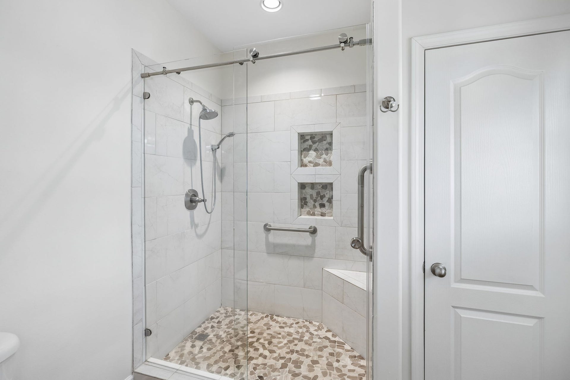 2204 Bee Hive Dr, Columbia, TN 38401 2204 Bee Hive Dr, Columbia, TN 38401