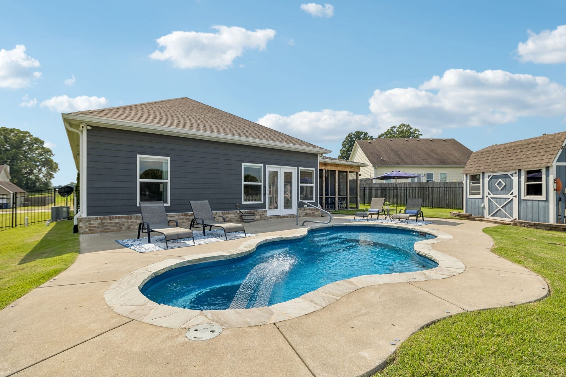 2204 Bee Hive Dr, Columbia, TN 38401 2204 Bee Hive Dr, Columbia, TN 38401