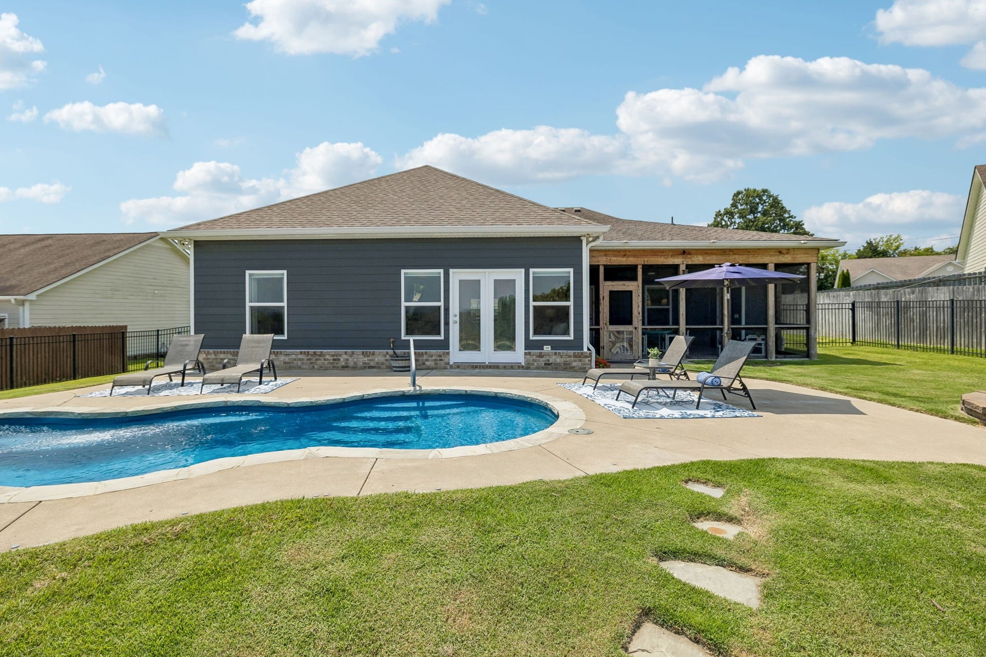 2204 Bee Hive Dr, Columbia, TN 38401 2204 Bee Hive Dr, Columbia, TN 38401