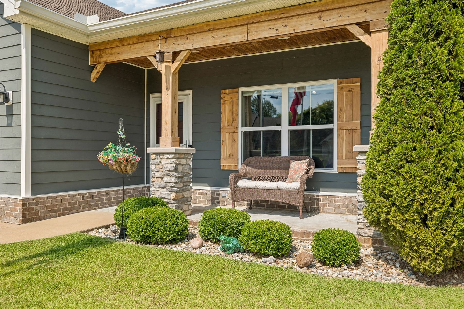 2204 Bee Hive Dr, Columbia, TN 38401 2204 Bee Hive Dr, Columbia, TN 38401
