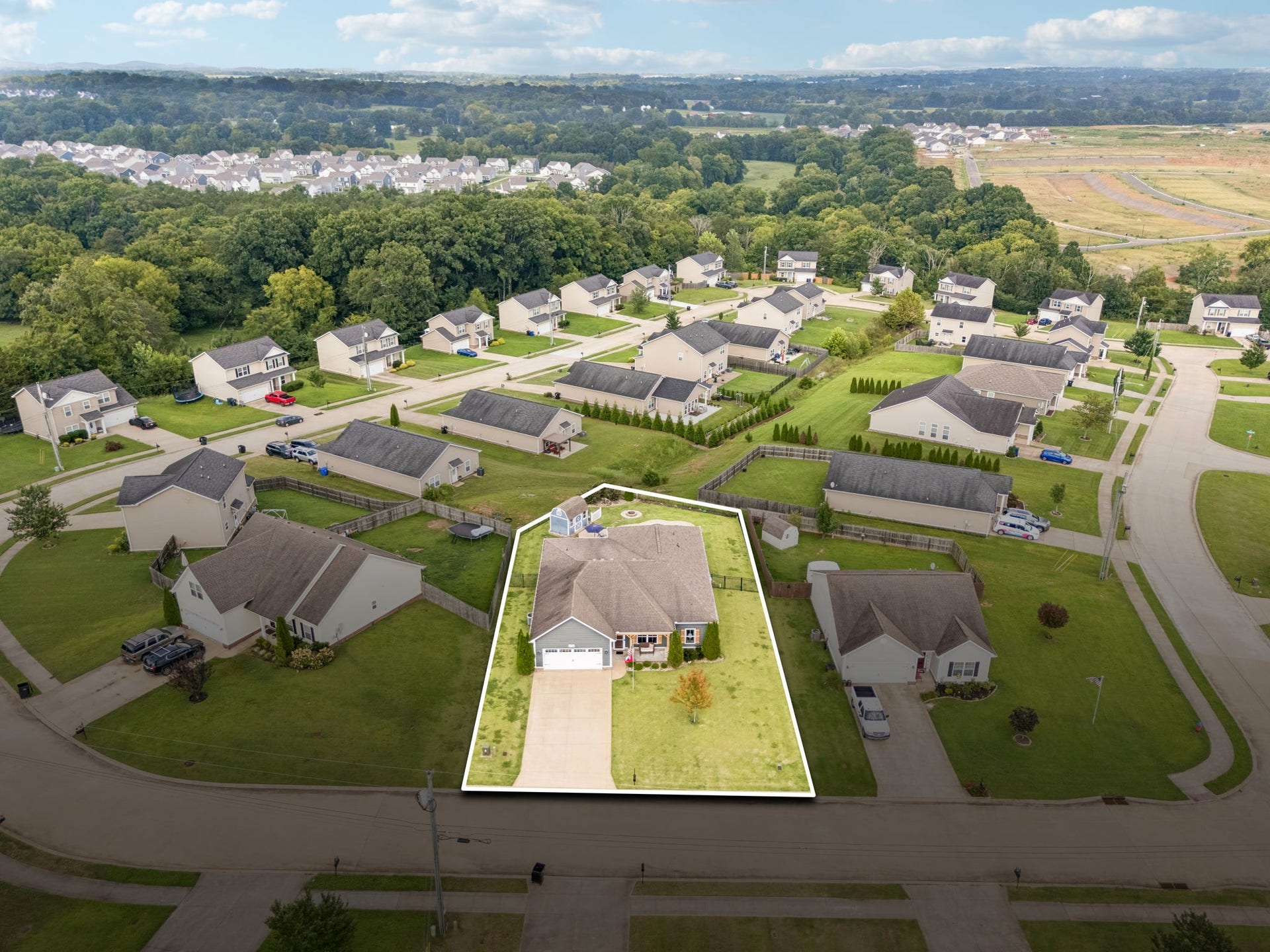 2204 Bee Hive Dr, Columbia, TN 38401 2204 Bee Hive Dr, Columbia, TN 38401