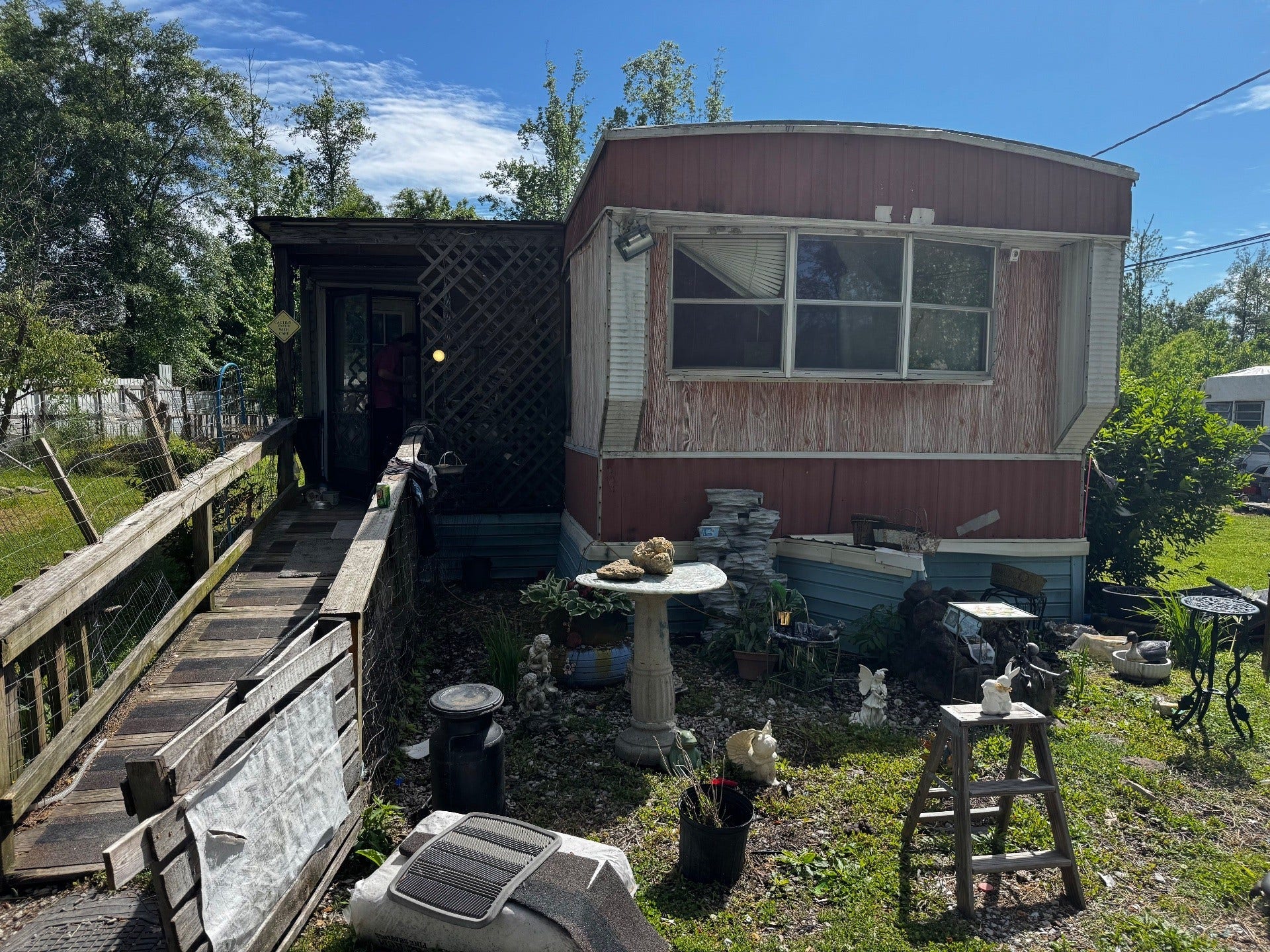 409 Commodore Dr, Manchester, TN 37355 409 Commodore Dr, Manchester, TN 37355