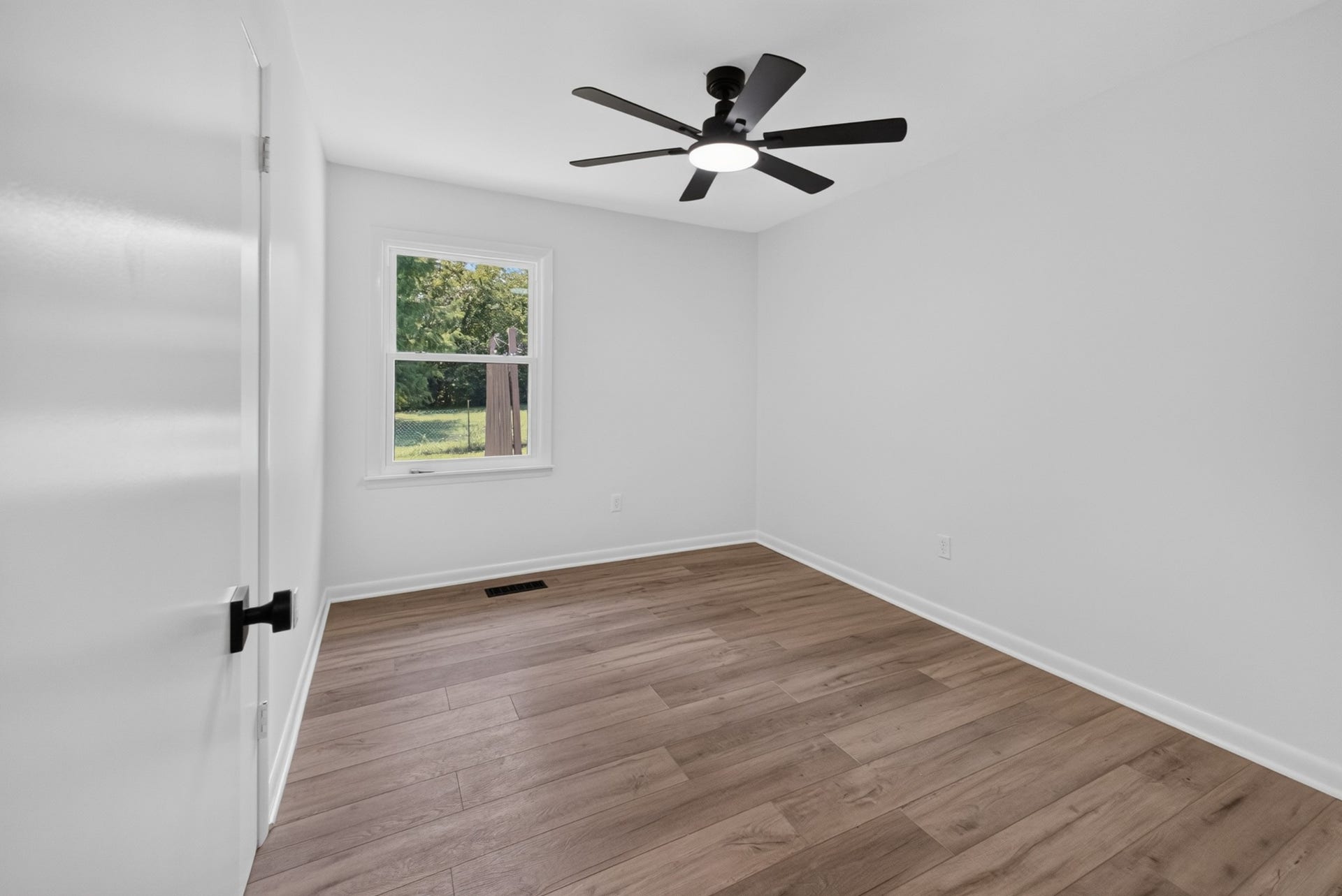 517 Wall St, Mount Pleasant, TN 38474 517 Wall St, Mount Pleasant, TN 38474