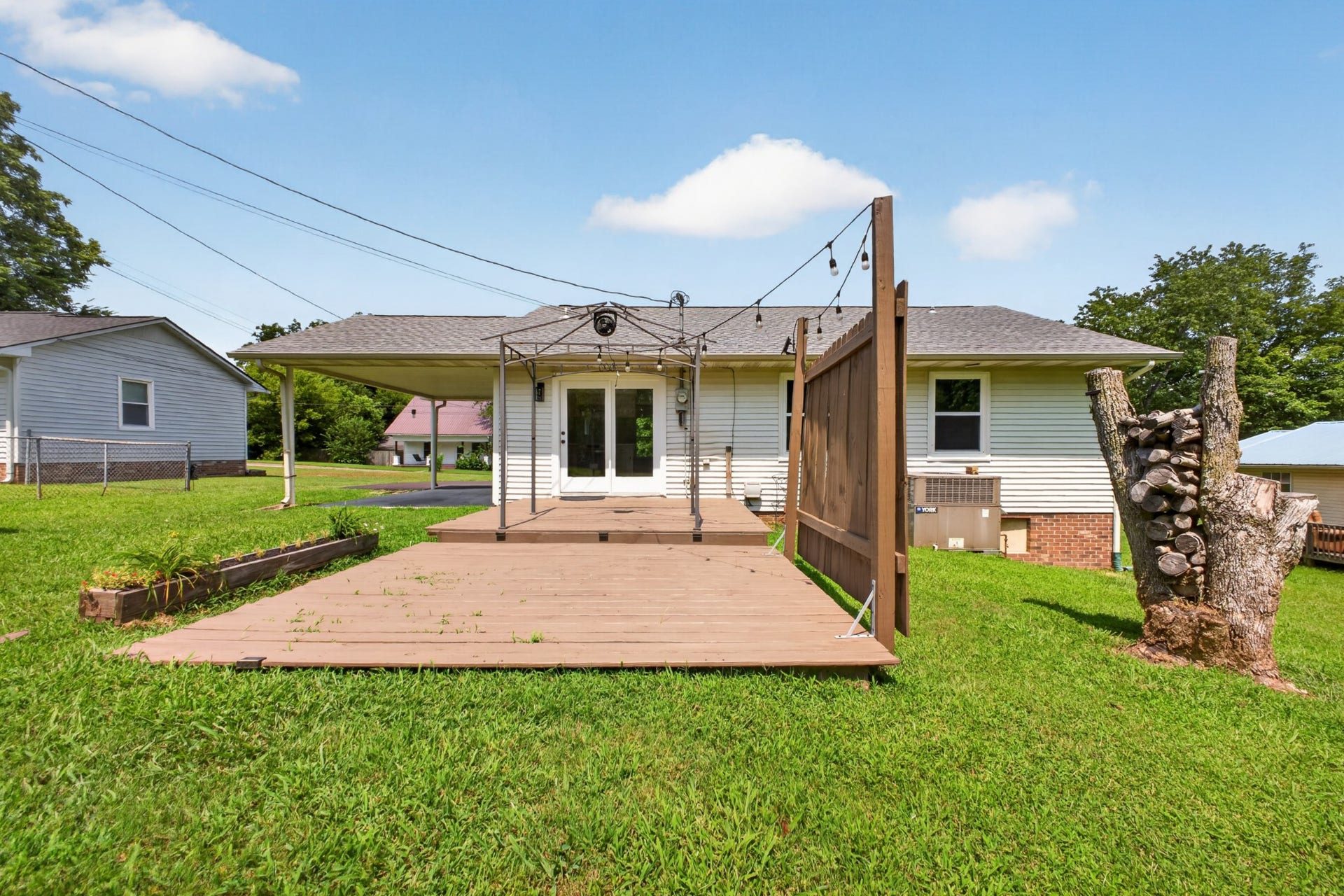 517 Wall St, Mount Pleasant, TN 38474 517 Wall St, Mount Pleasant, TN 38474