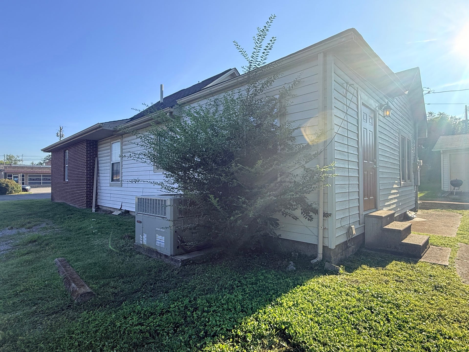 119 E Fort St, Manchester, TN 37355 119 E Fort St, Manchester, TN 37355