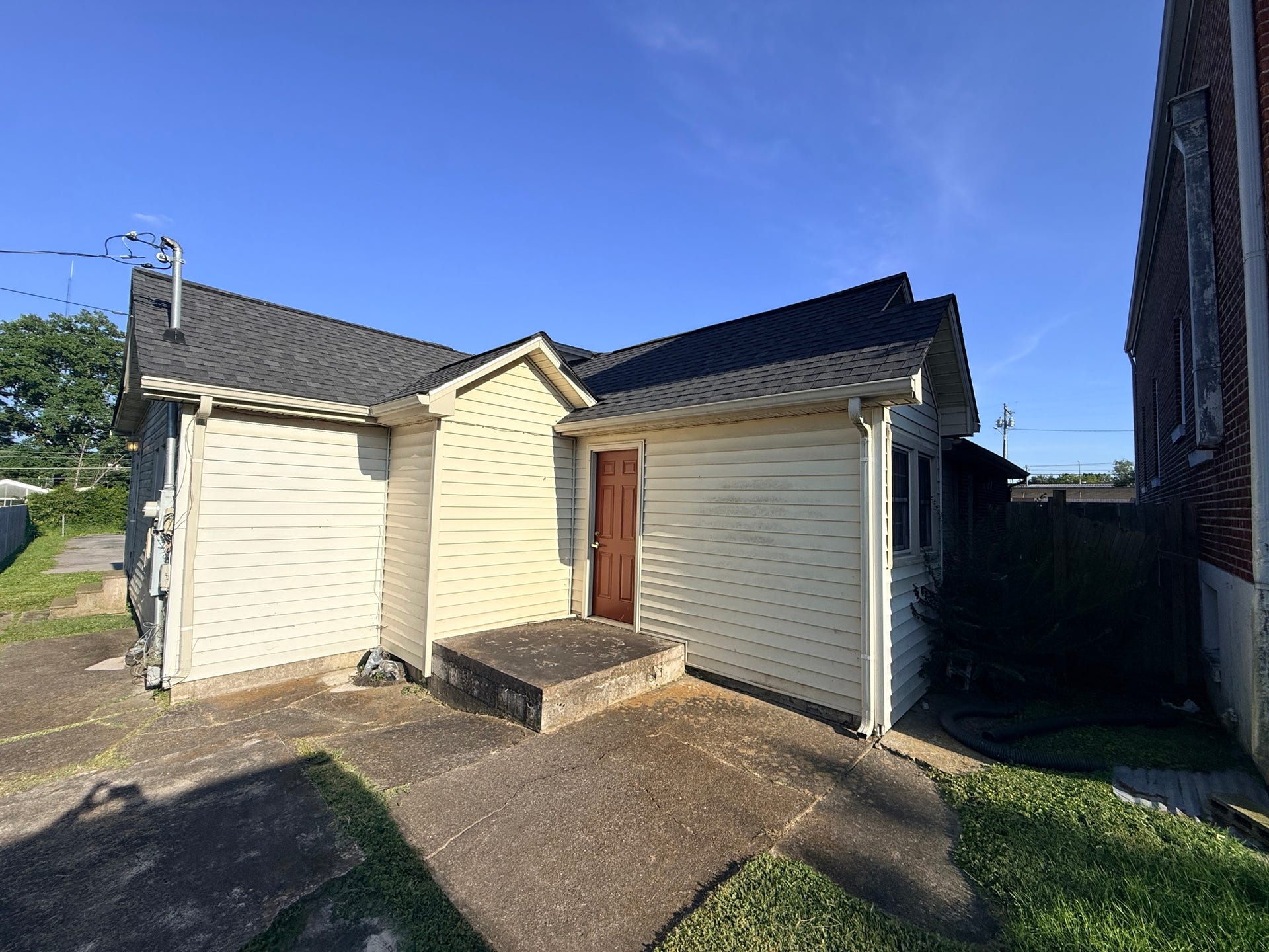 119 E Fort St, Manchester, TN 37355 119 E Fort St, Manchester, TN 37355