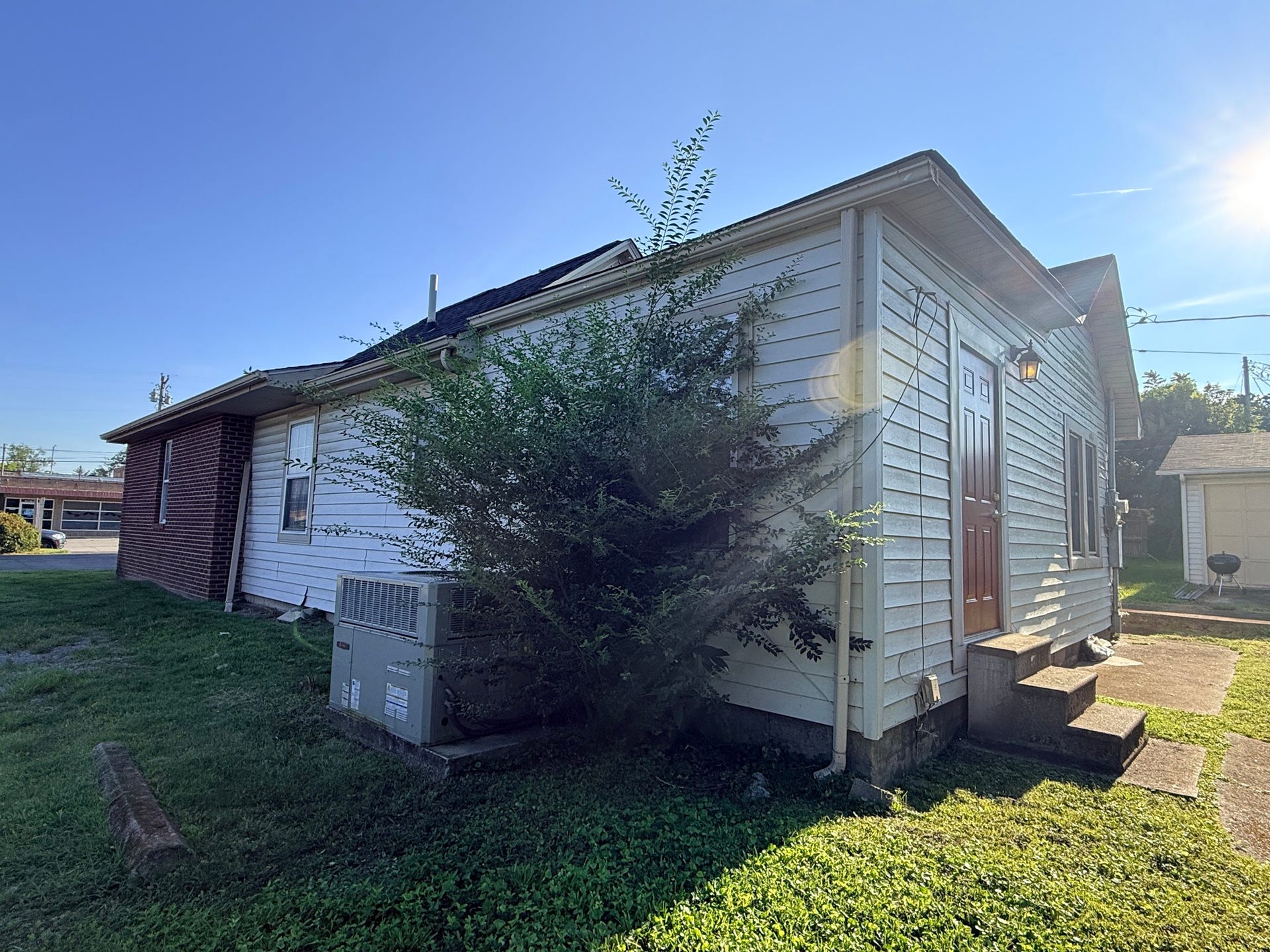 119 E Fort St, Manchester, TN 37355 119 E Fort St, Manchester, TN 37355