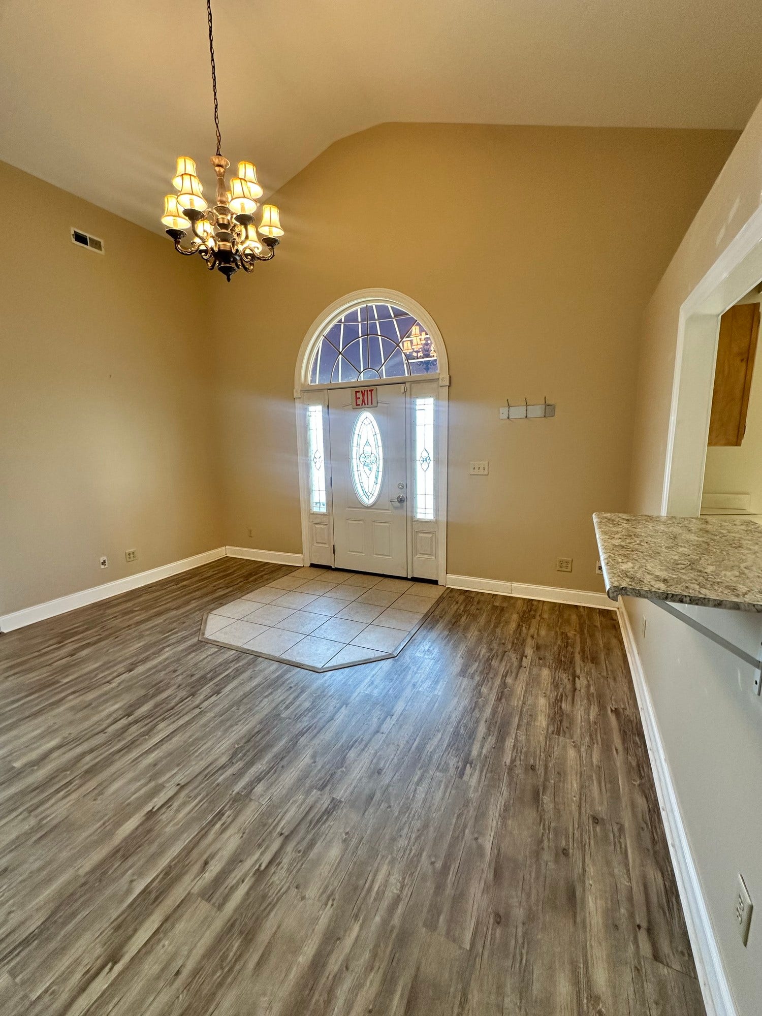119 E Fort St, Manchester, TN 37355 119 E Fort St, Manchester, TN 37355