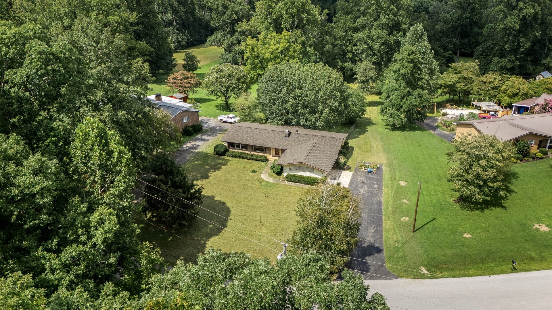 42 Hillwood Cir, Manchester, TN 37355 42 Hillwood Cir, Manchester, TN 37355
